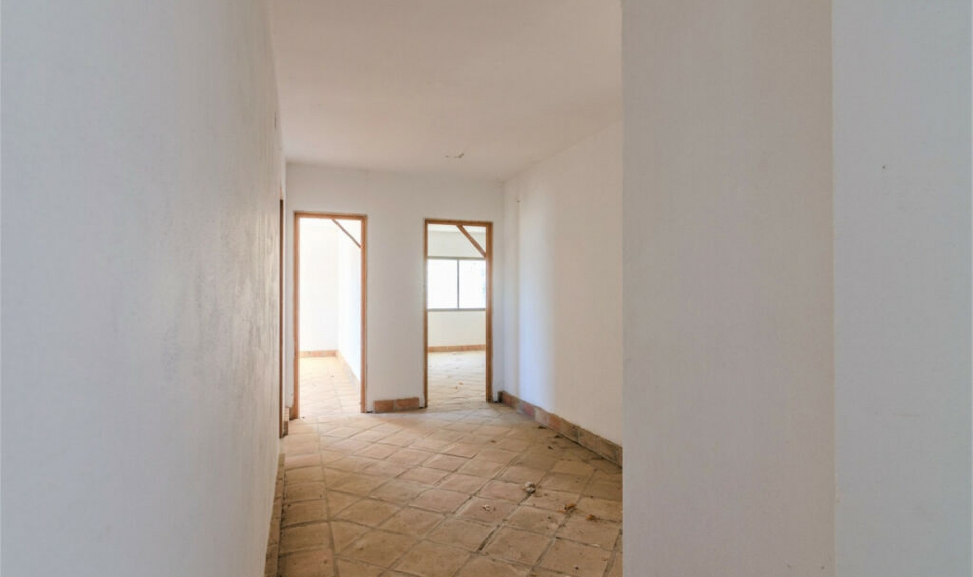 Resale - House -
La Viñuela