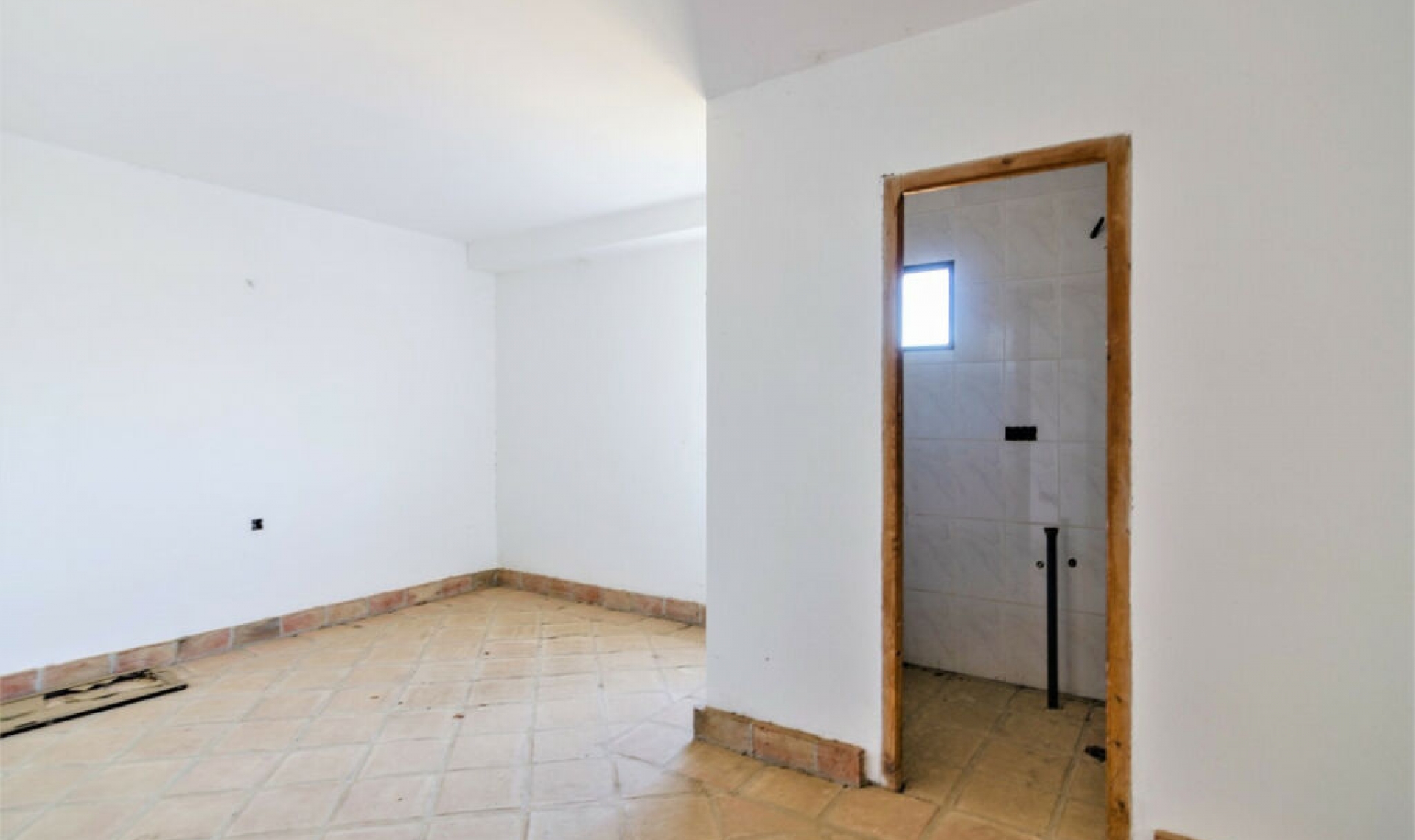 Resale - House -
La Viñuela