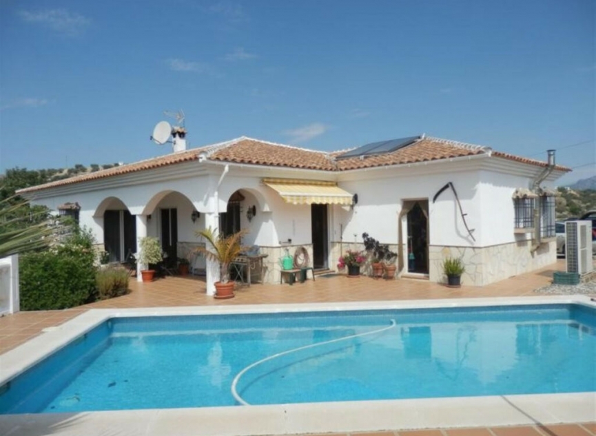 Resale - House -
La Viñuela