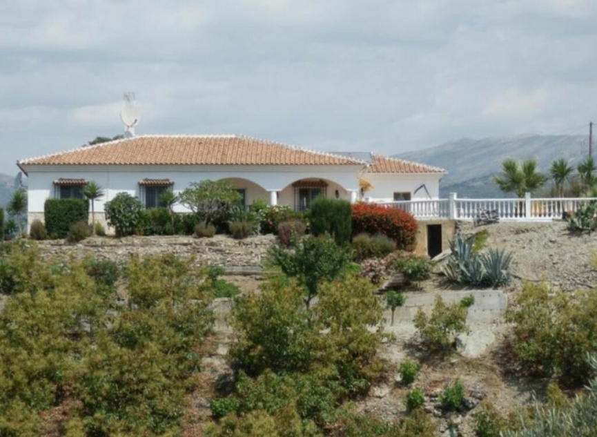 Resale - House -
La Viñuela