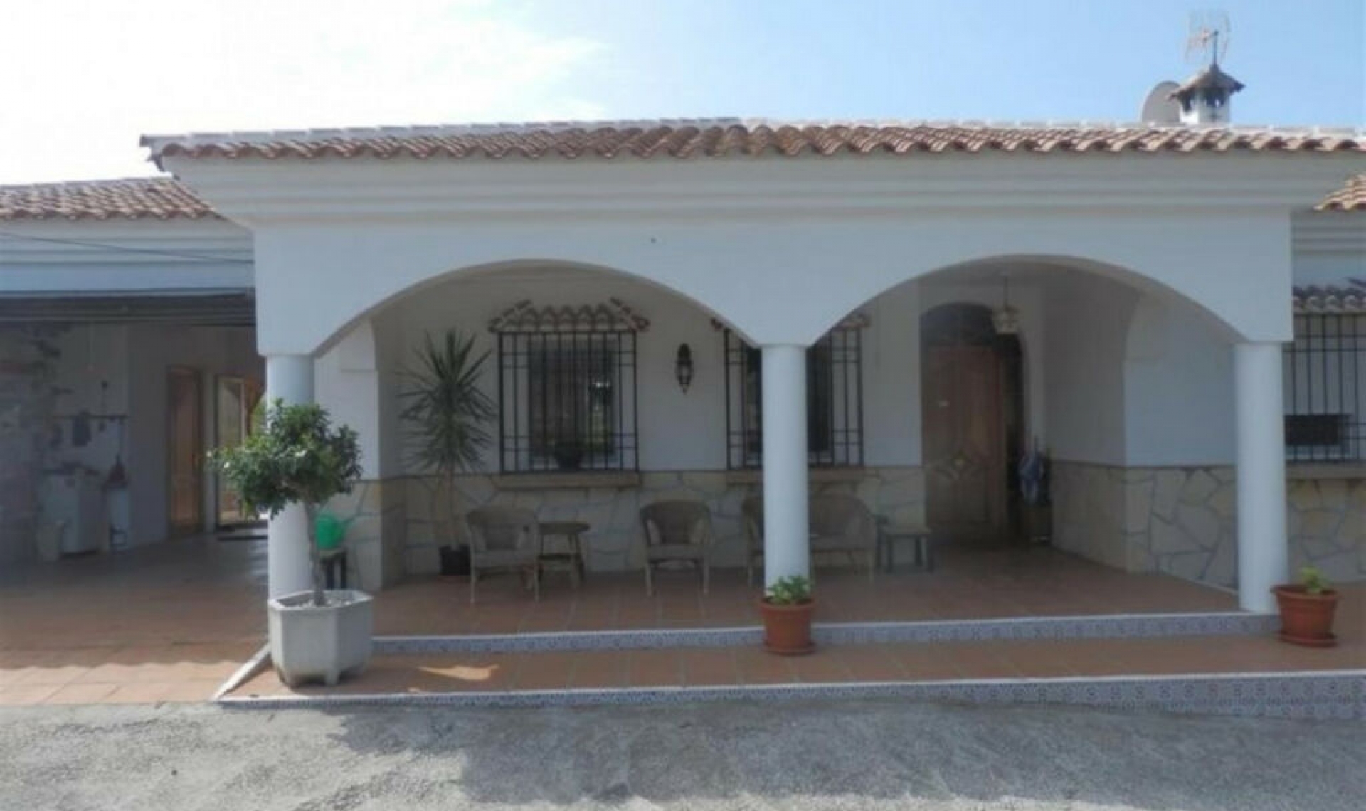 Resale - House -
La Viñuela