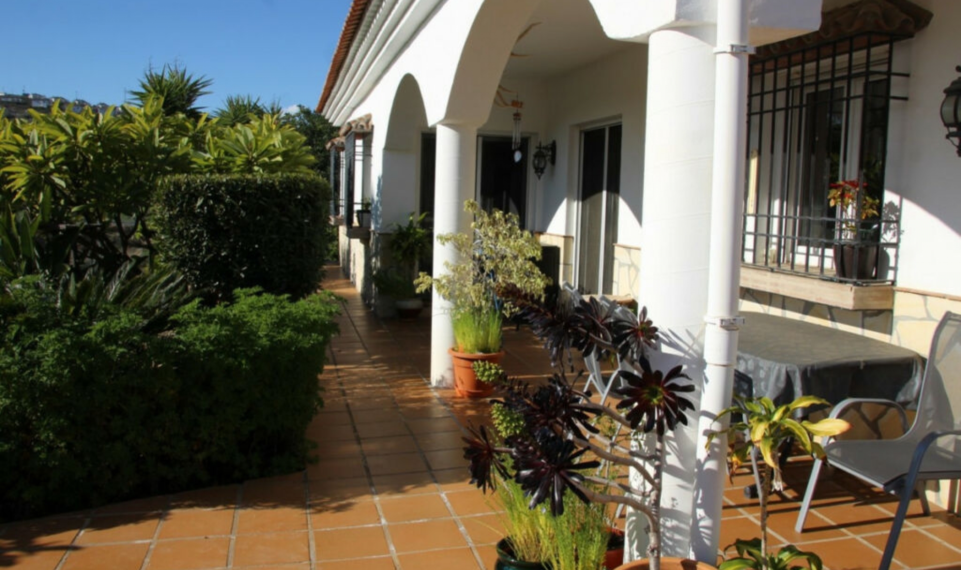 Resale - House -
La Viñuela