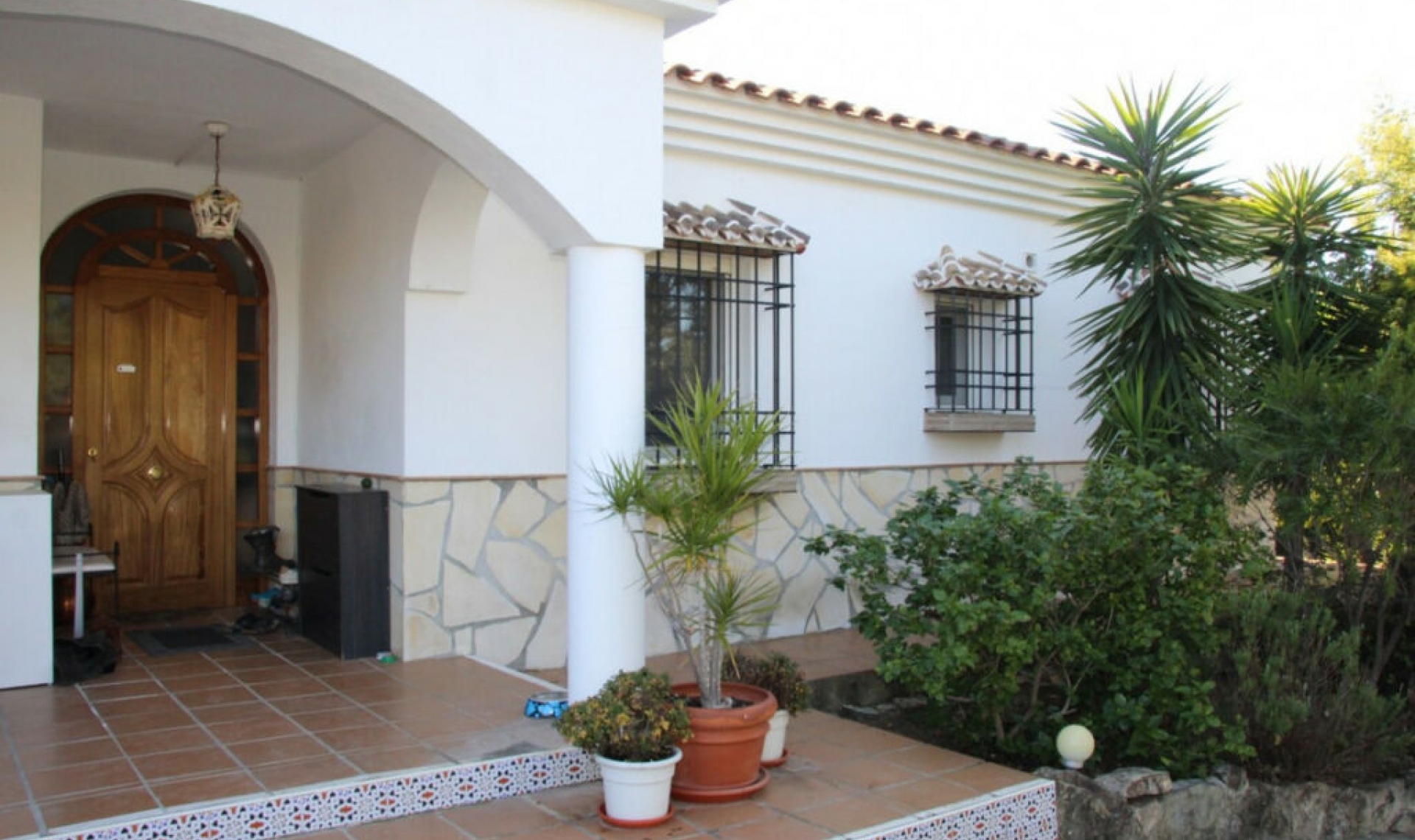 Resale - House -
La Viñuela