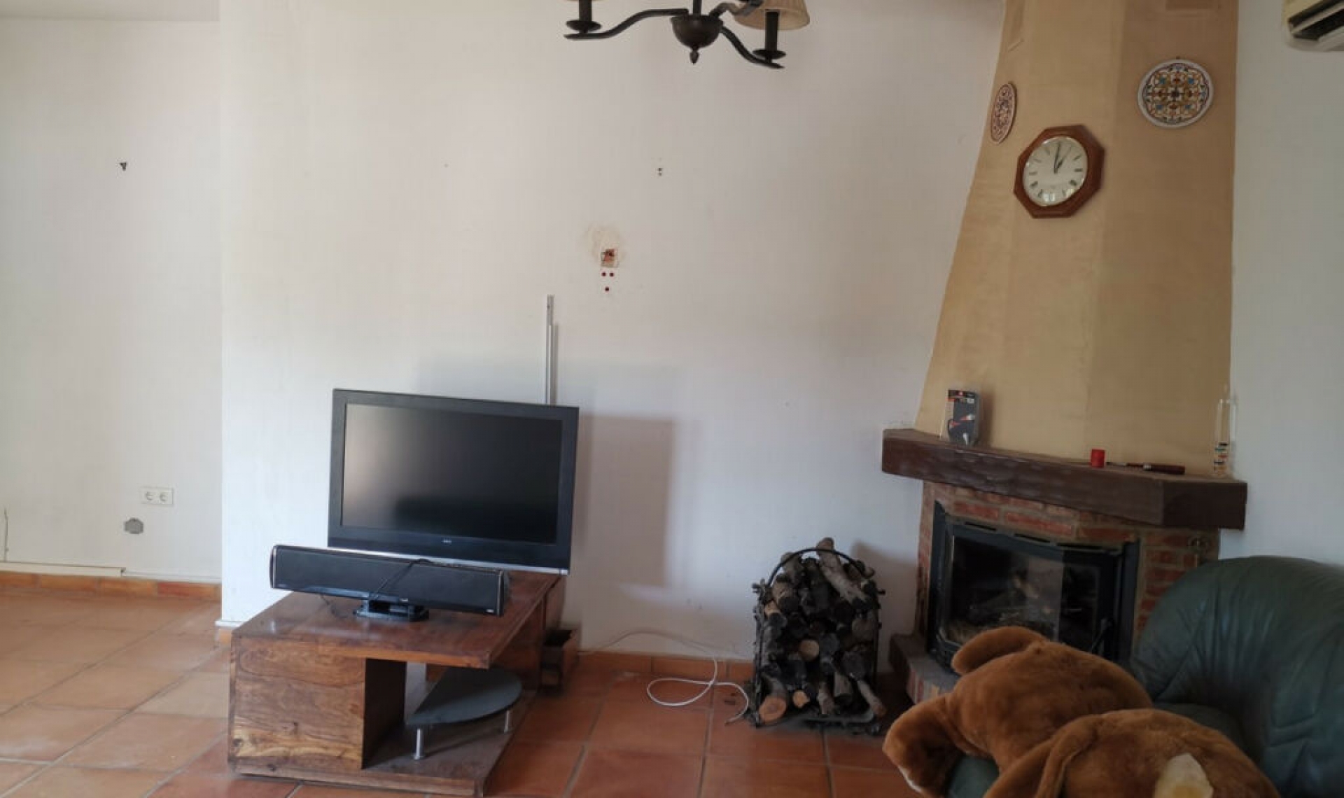 Resale - House -
La Viñuela