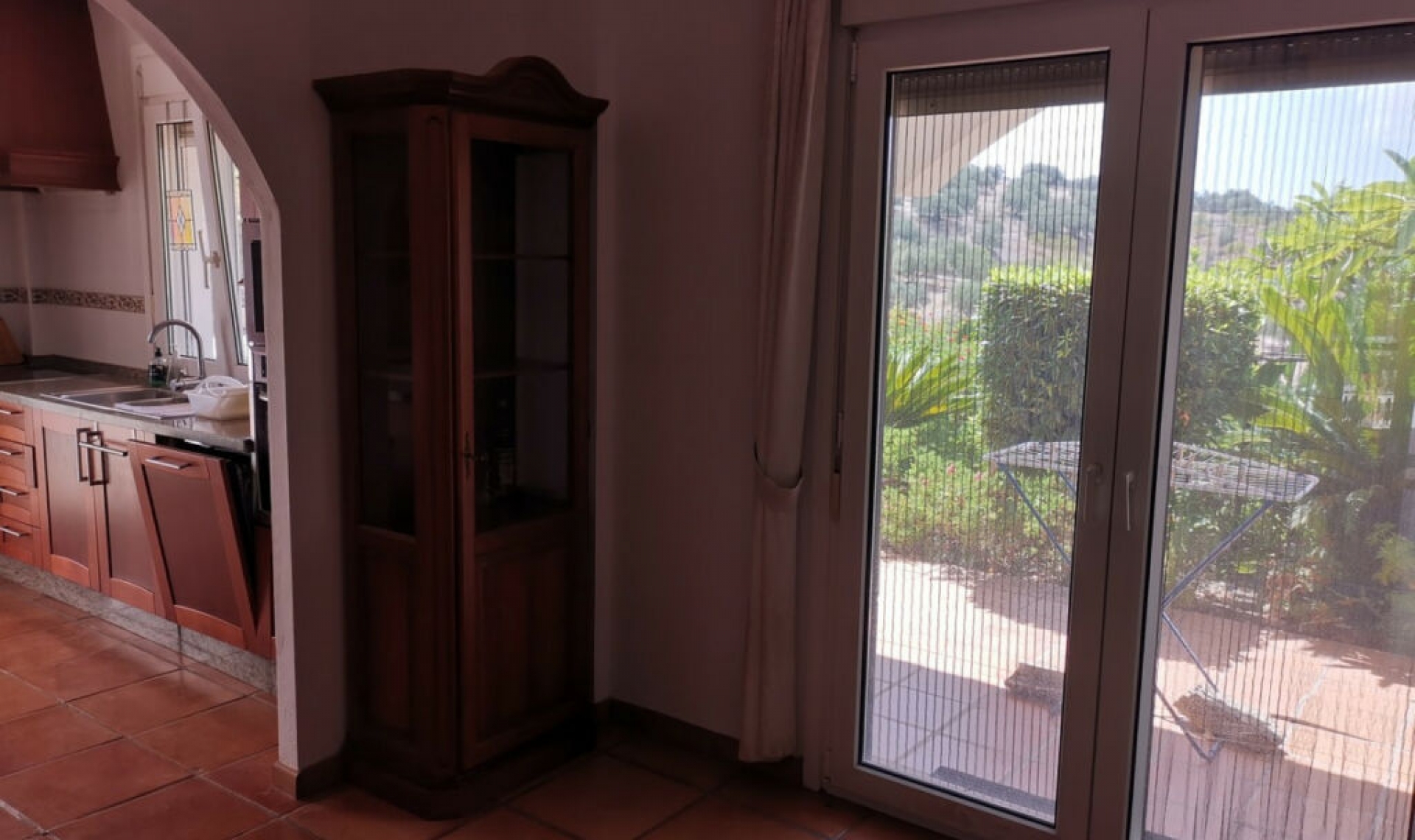 Resale - House -
La Viñuela