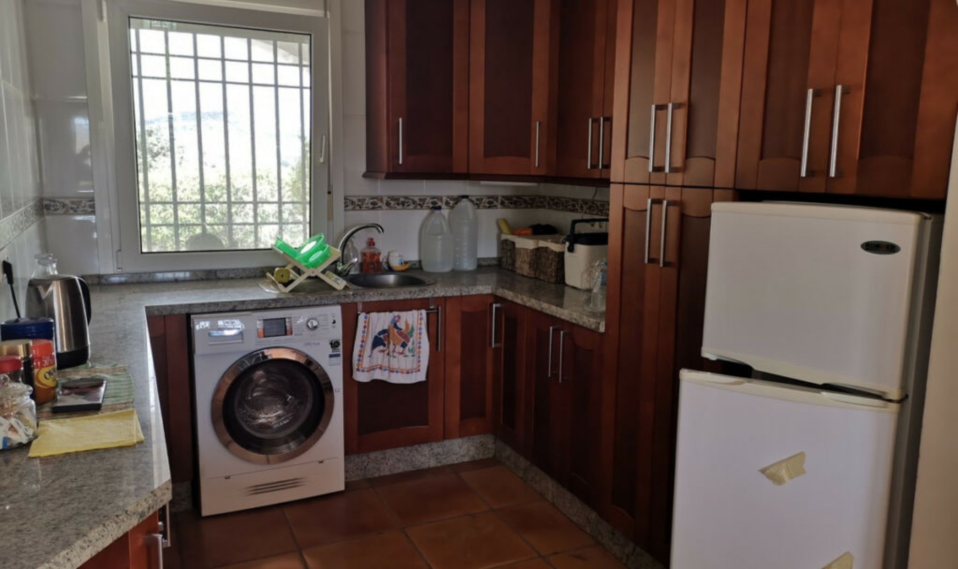 Resale - House -
La Viñuela