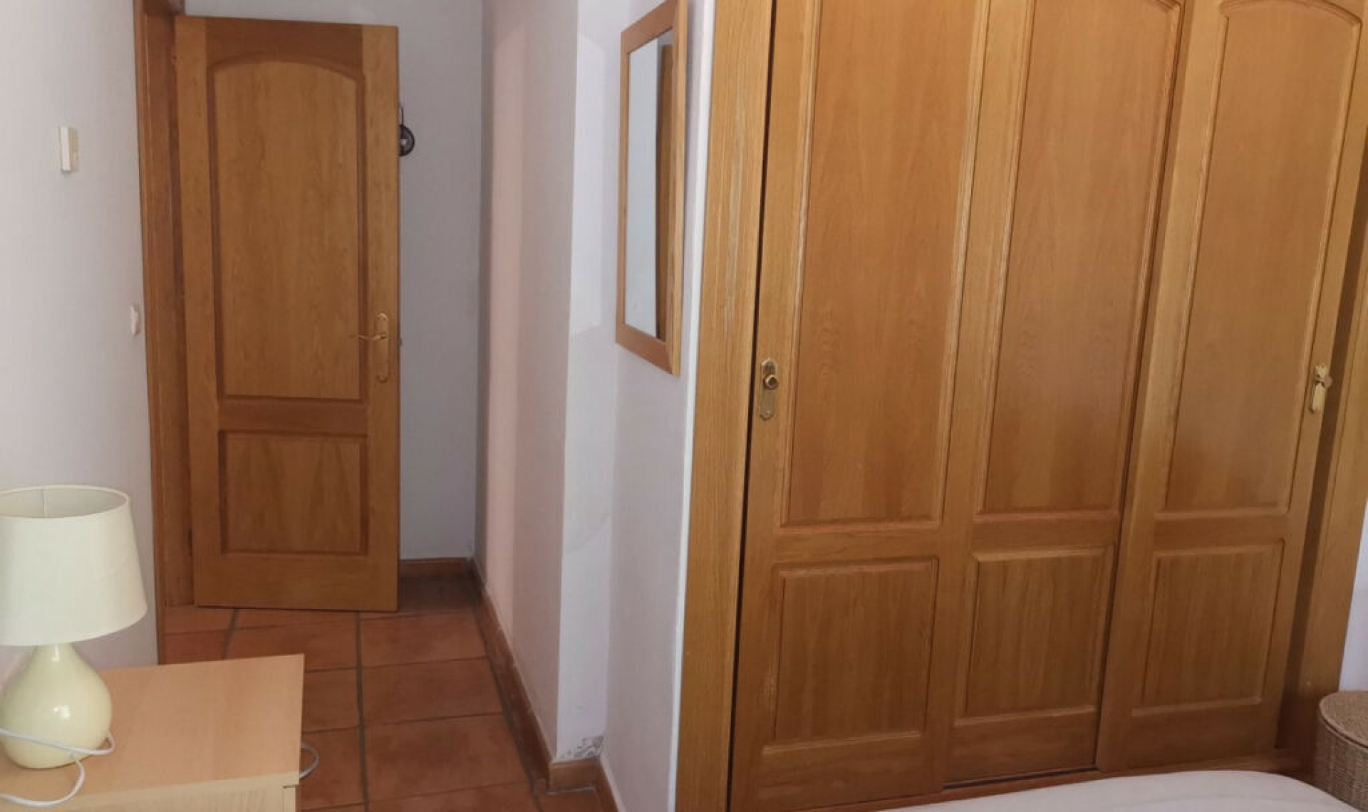 Resale - House -
La Viñuela