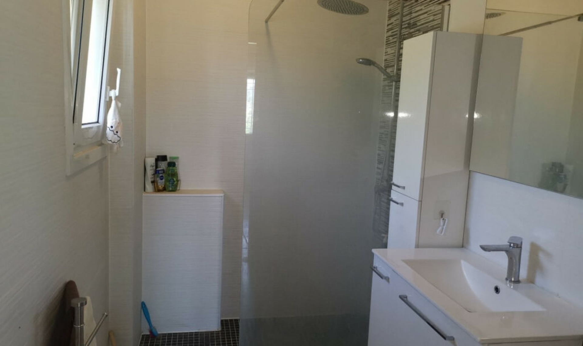 Resale - House -
La Viñuela