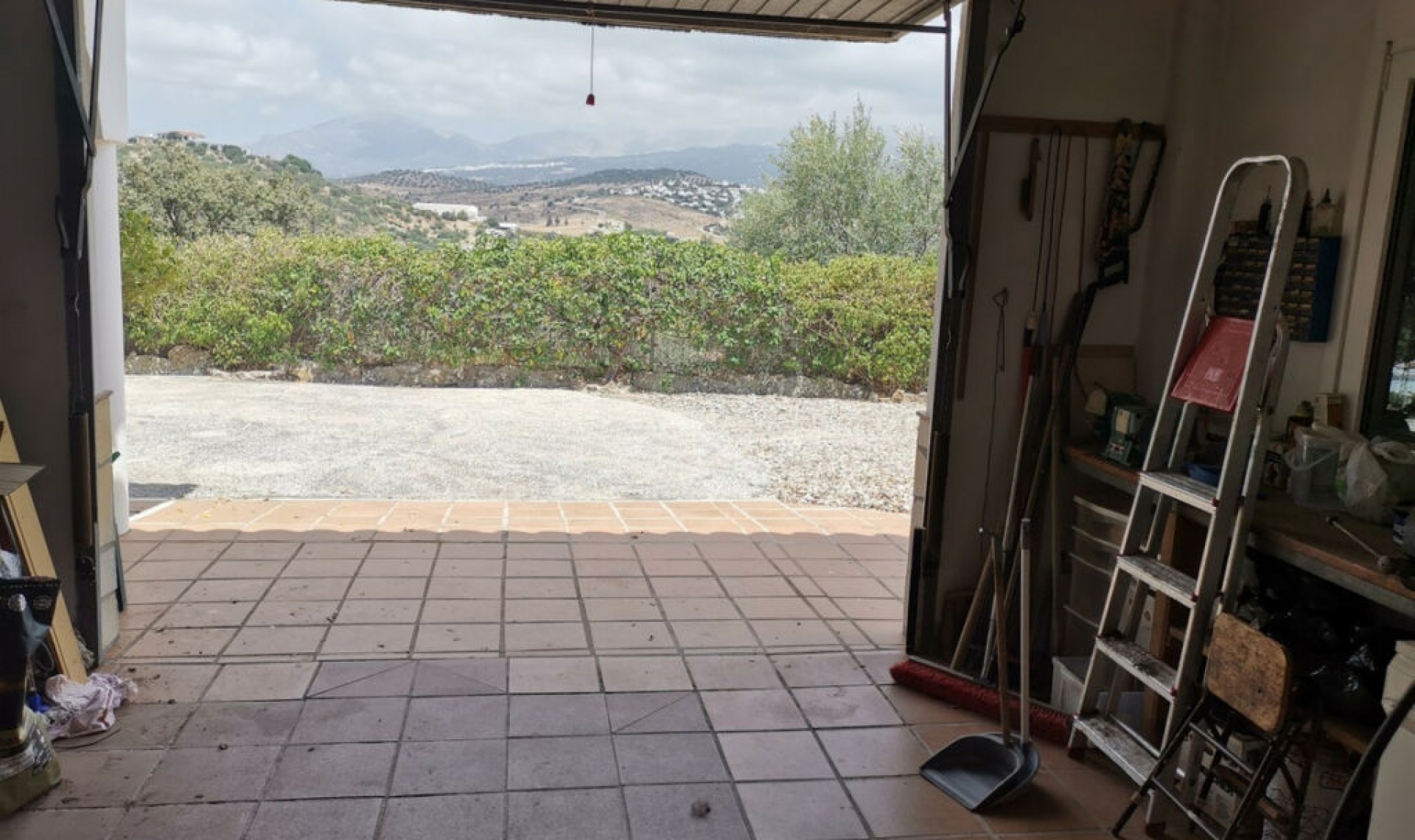 Resale - House -
La Viñuela