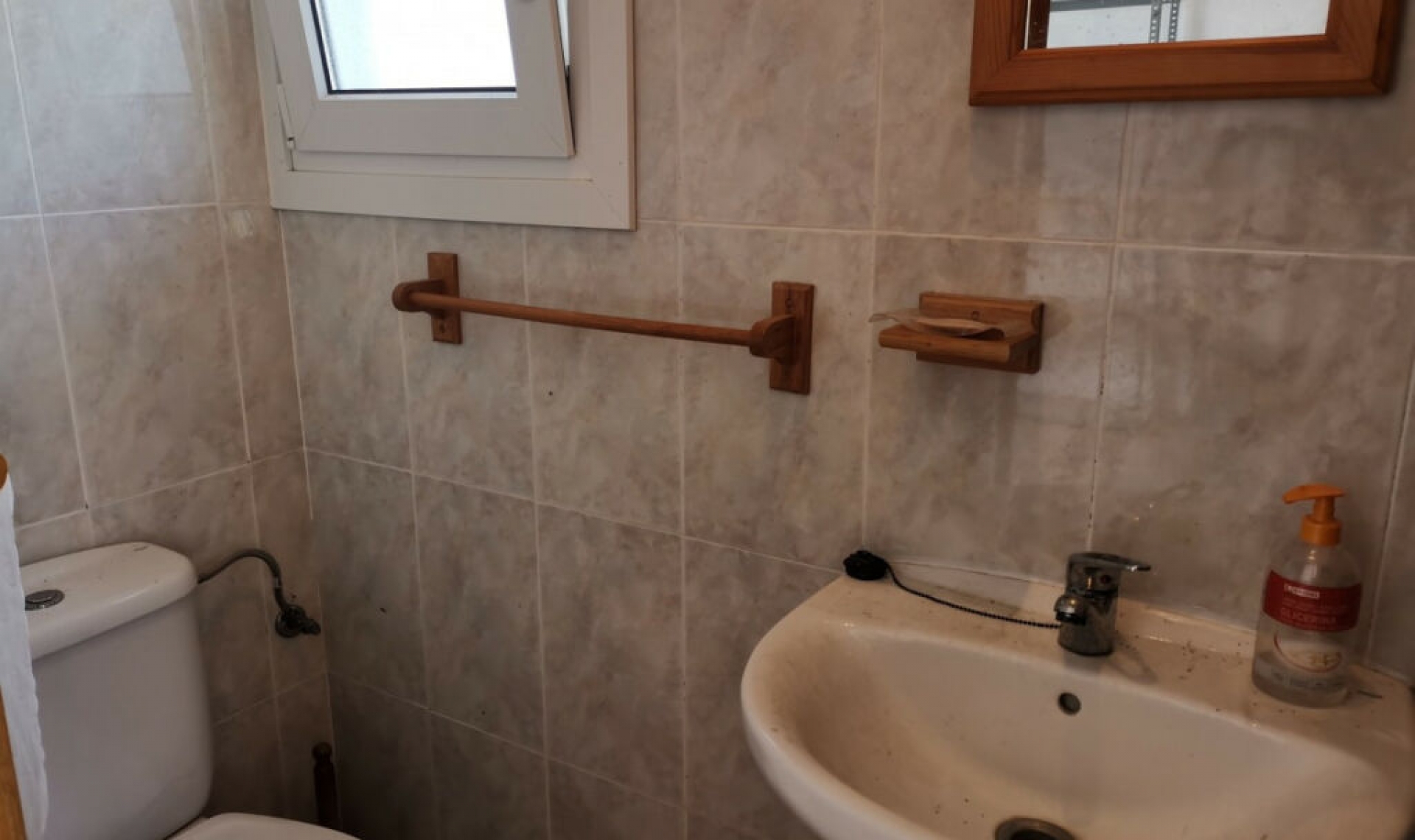 Resale - House -
La Viñuela