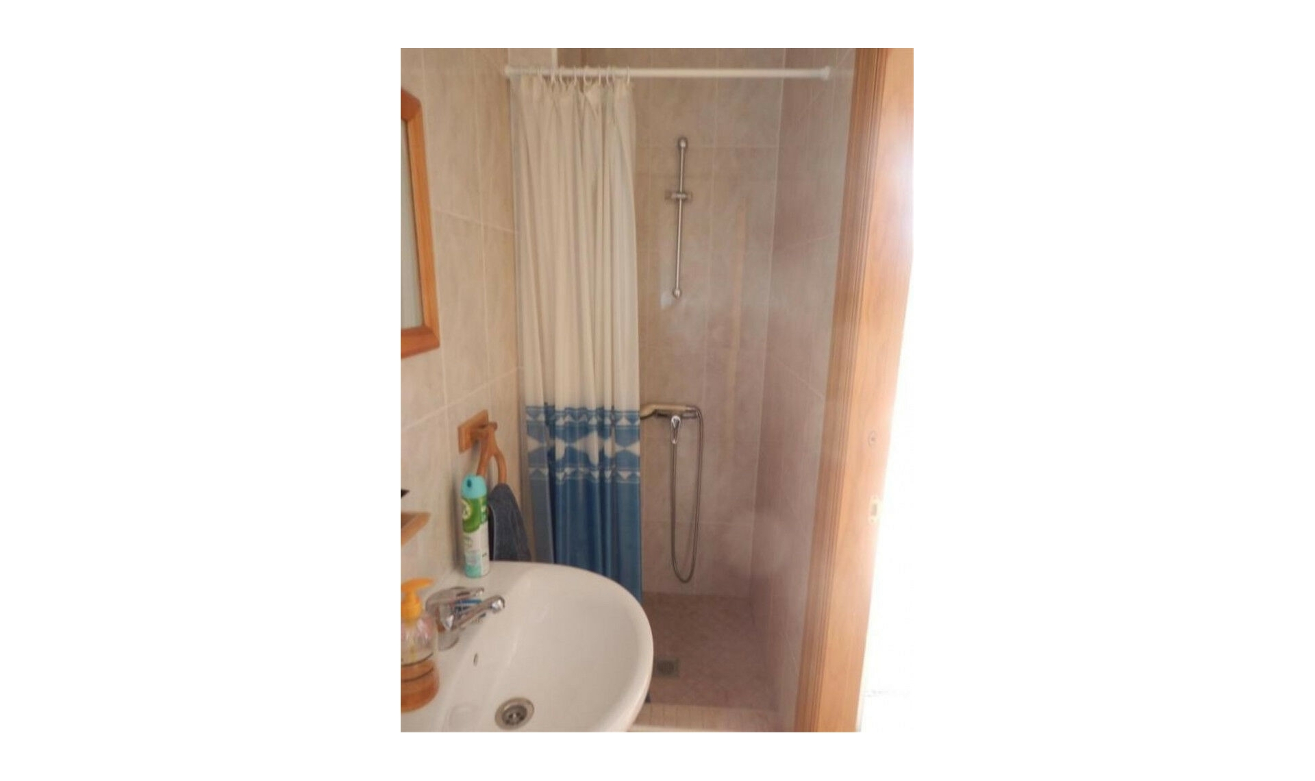 Resale - House -
La Viñuela