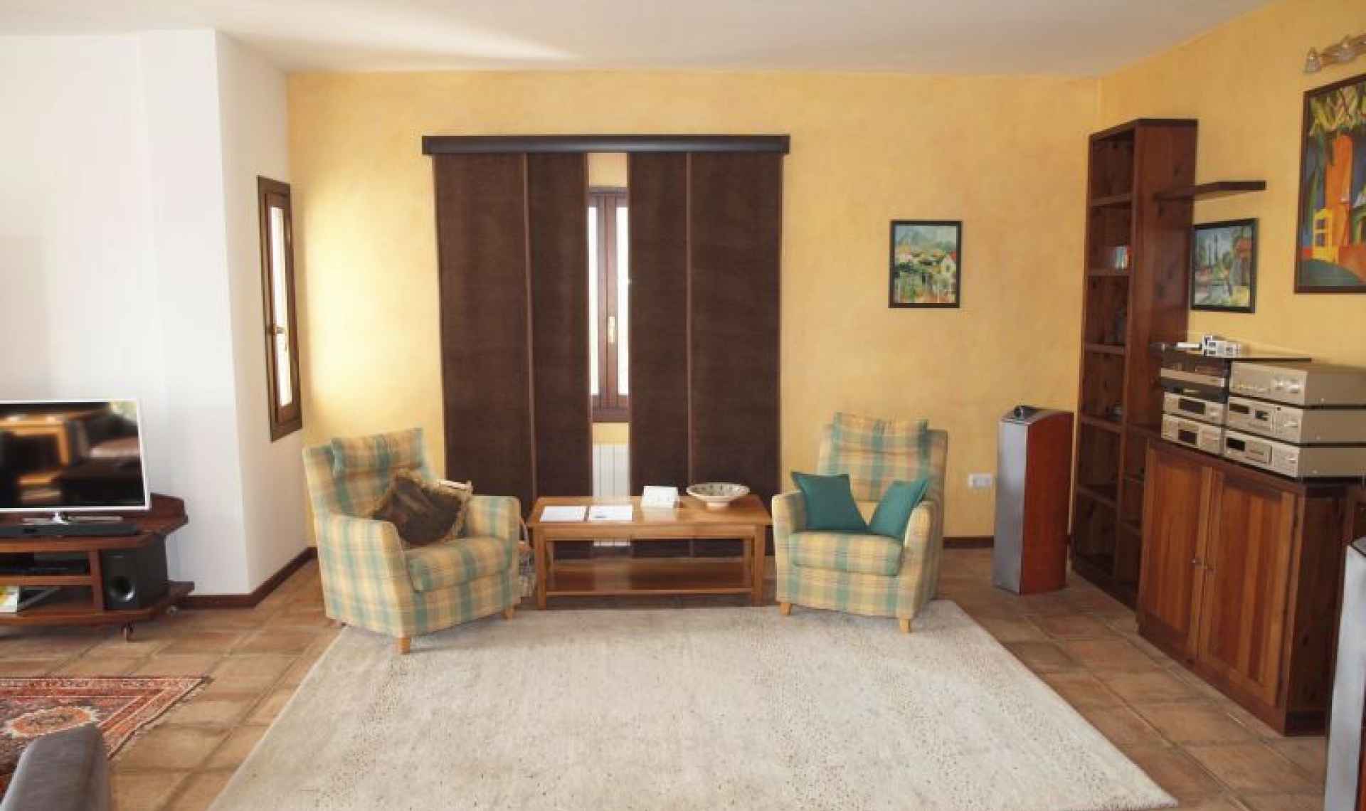 Resale - House -
La Viñuela