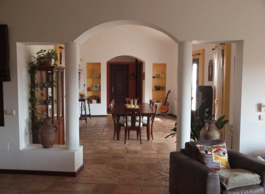 Resale - House -
La Viñuela
