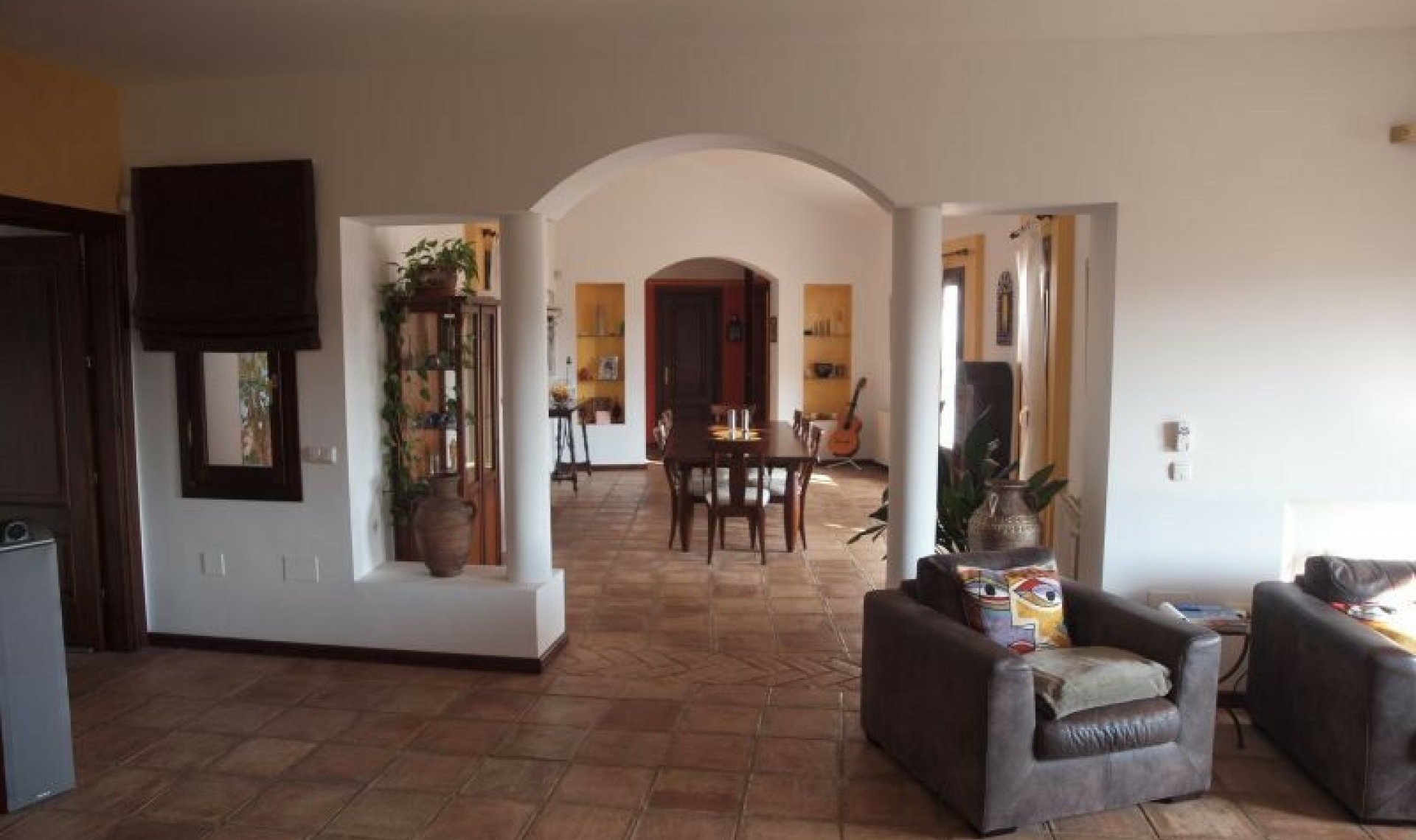 Resale - House -
La Viñuela