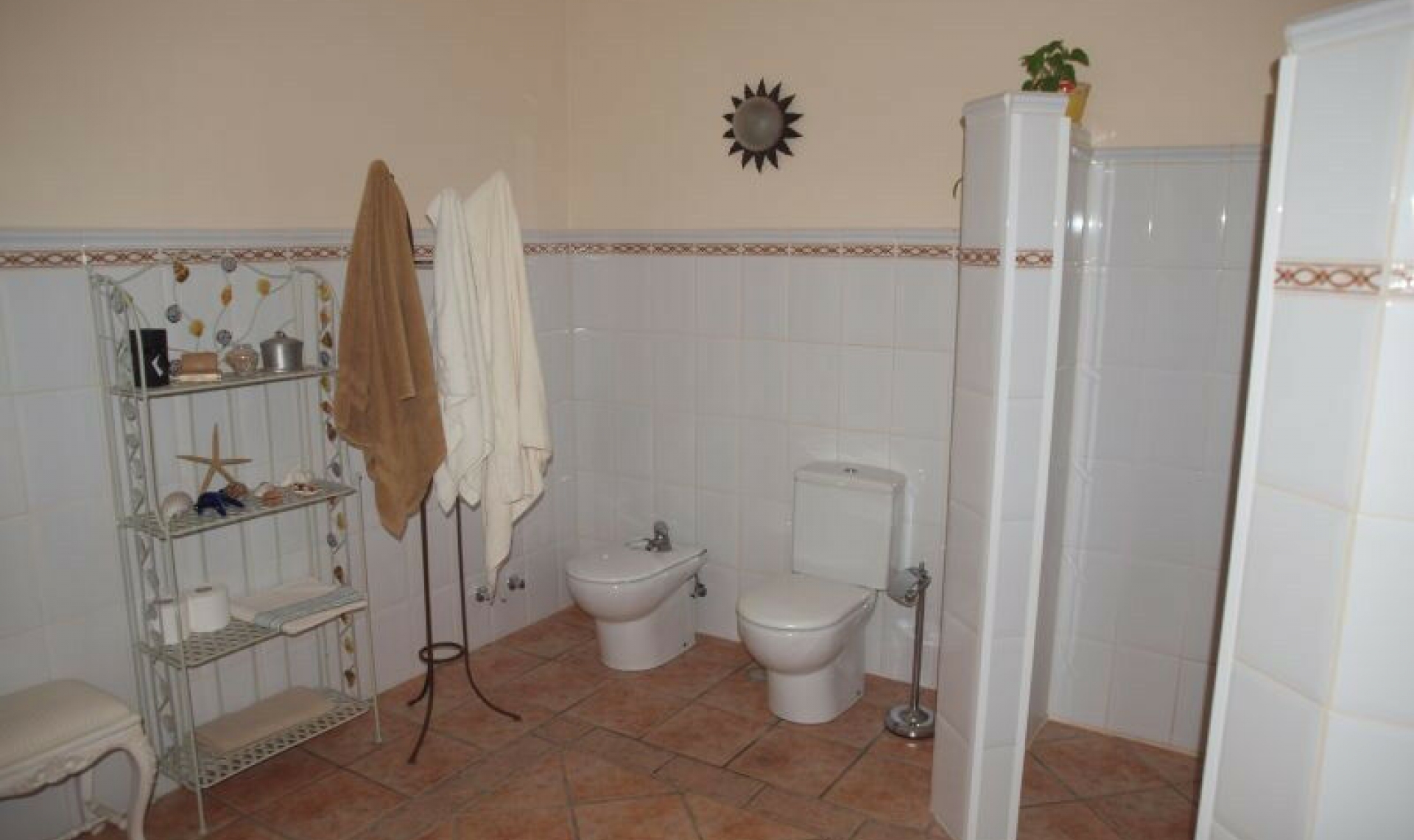 Resale - House -
La Viñuela