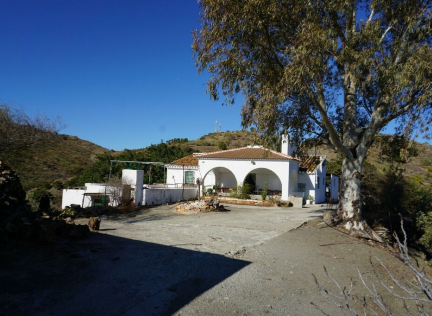Resale - House -
La Viñuela
