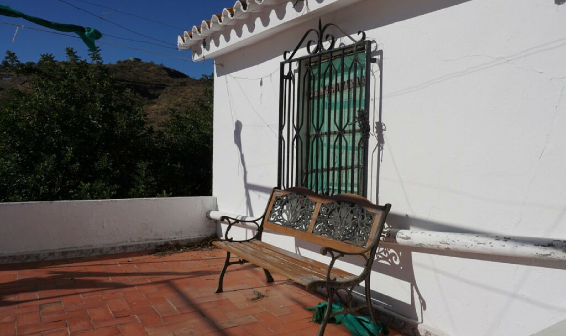 Resale - House -
La Viñuela