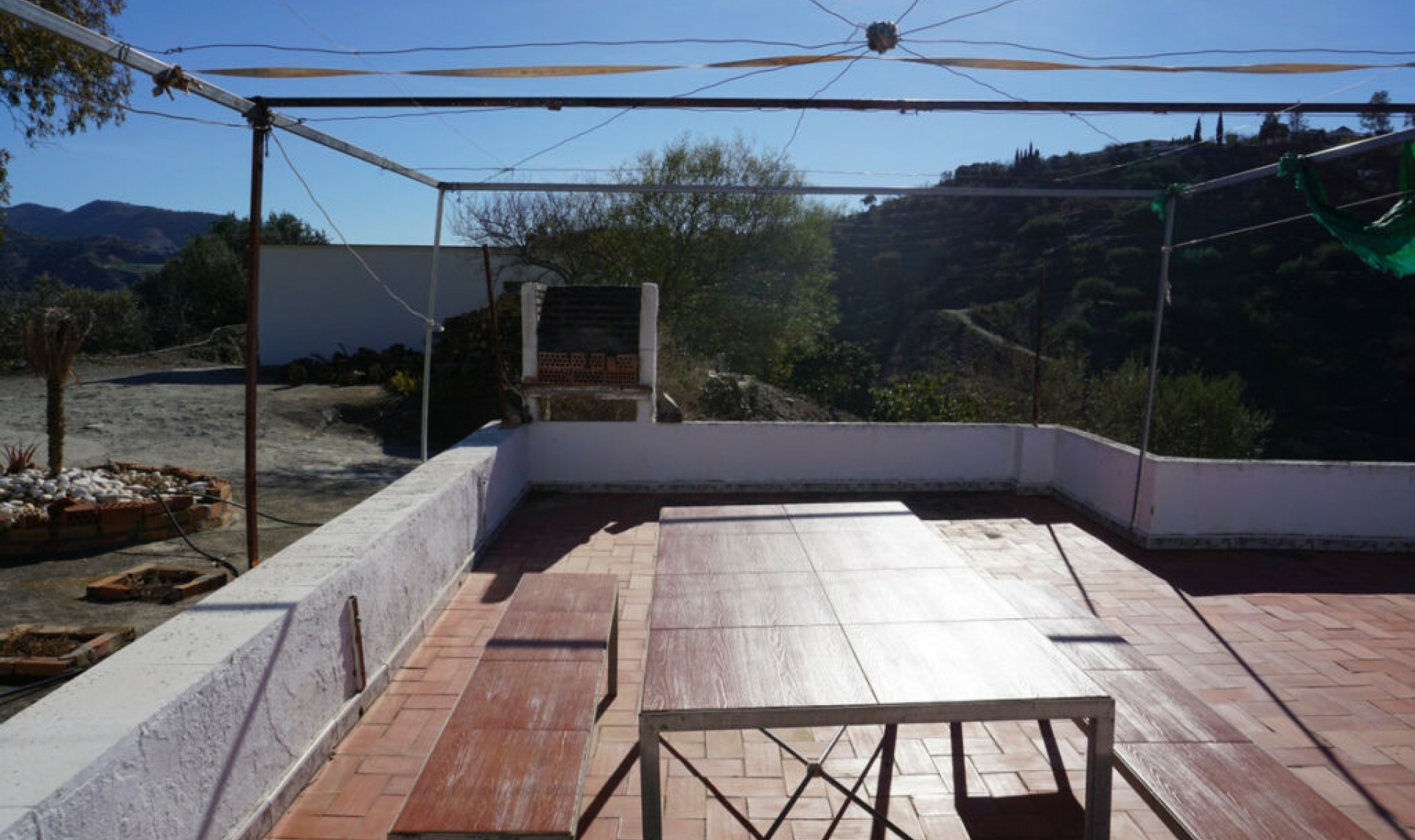 Resale - House -
La Viñuela