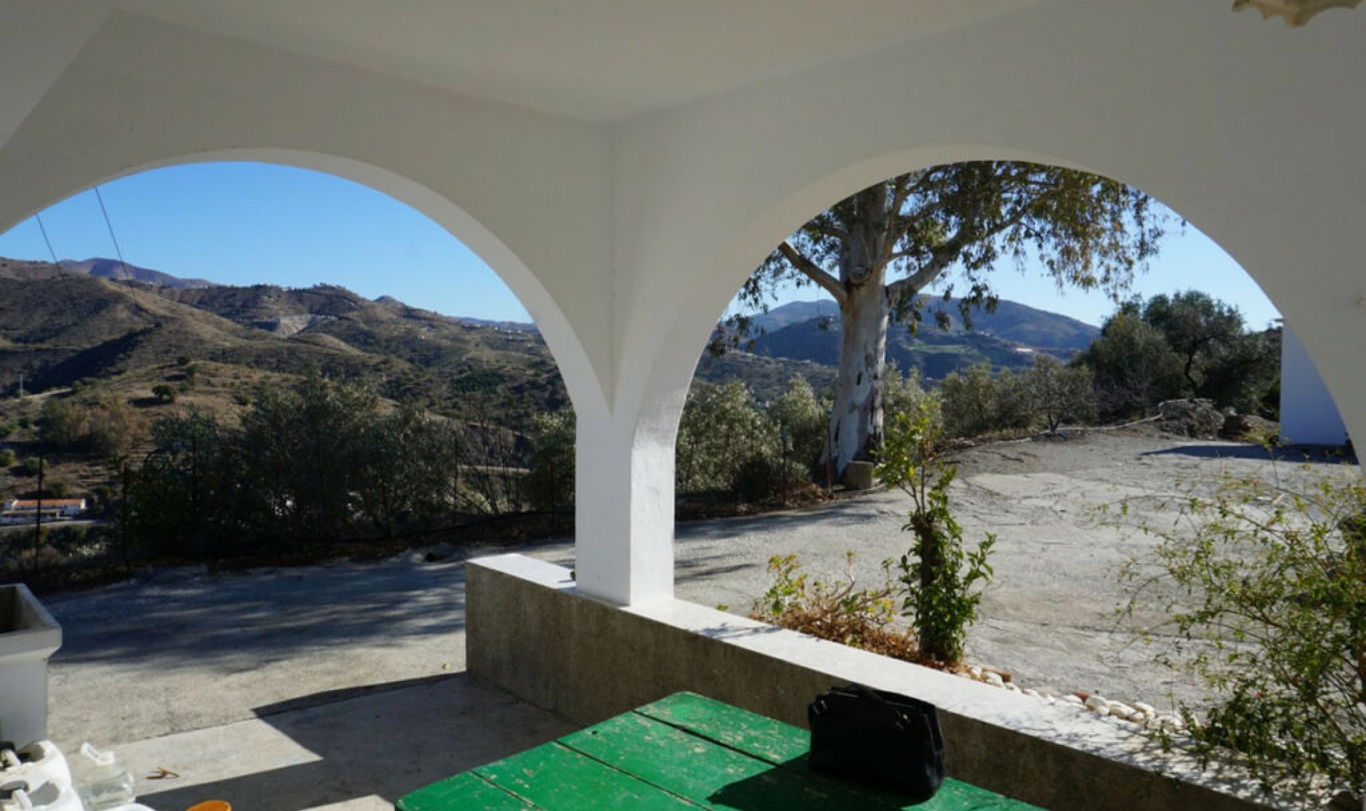 Resale - House -
La Viñuela