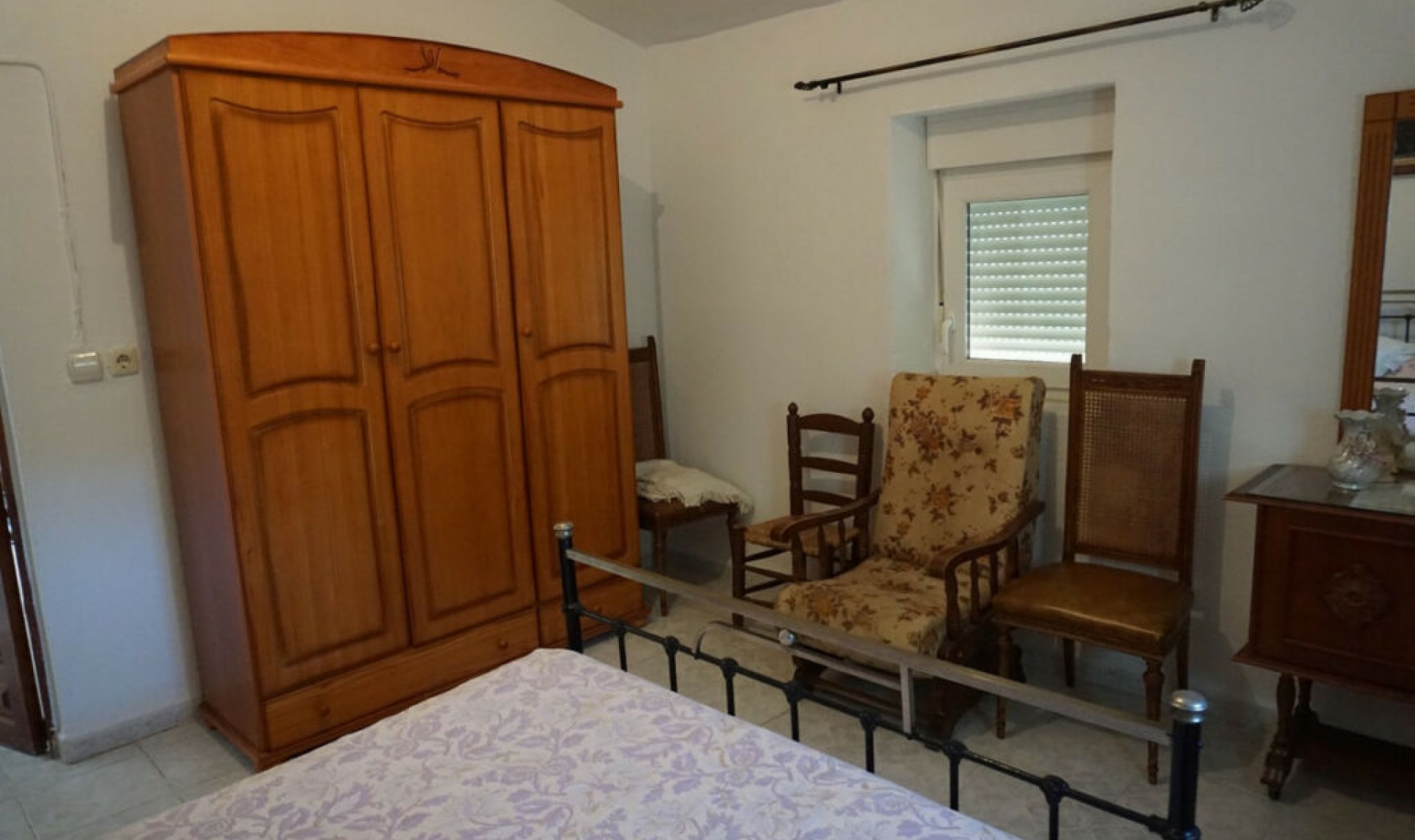 Resale - House -
La Viñuela