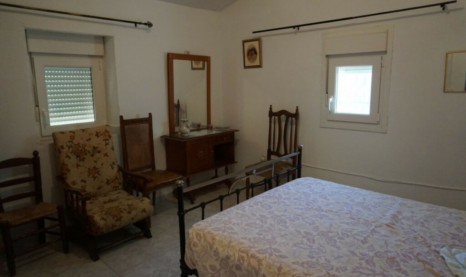 Resale - House -
La Viñuela