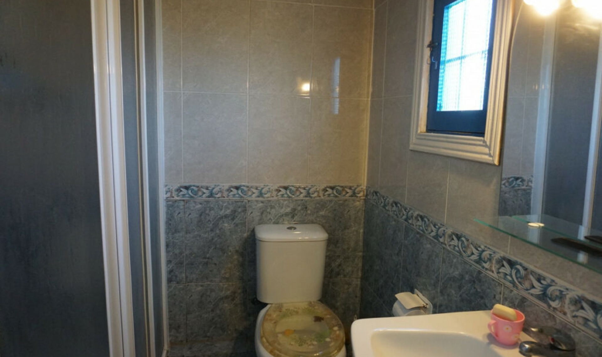 Resale - House -
La Viñuela