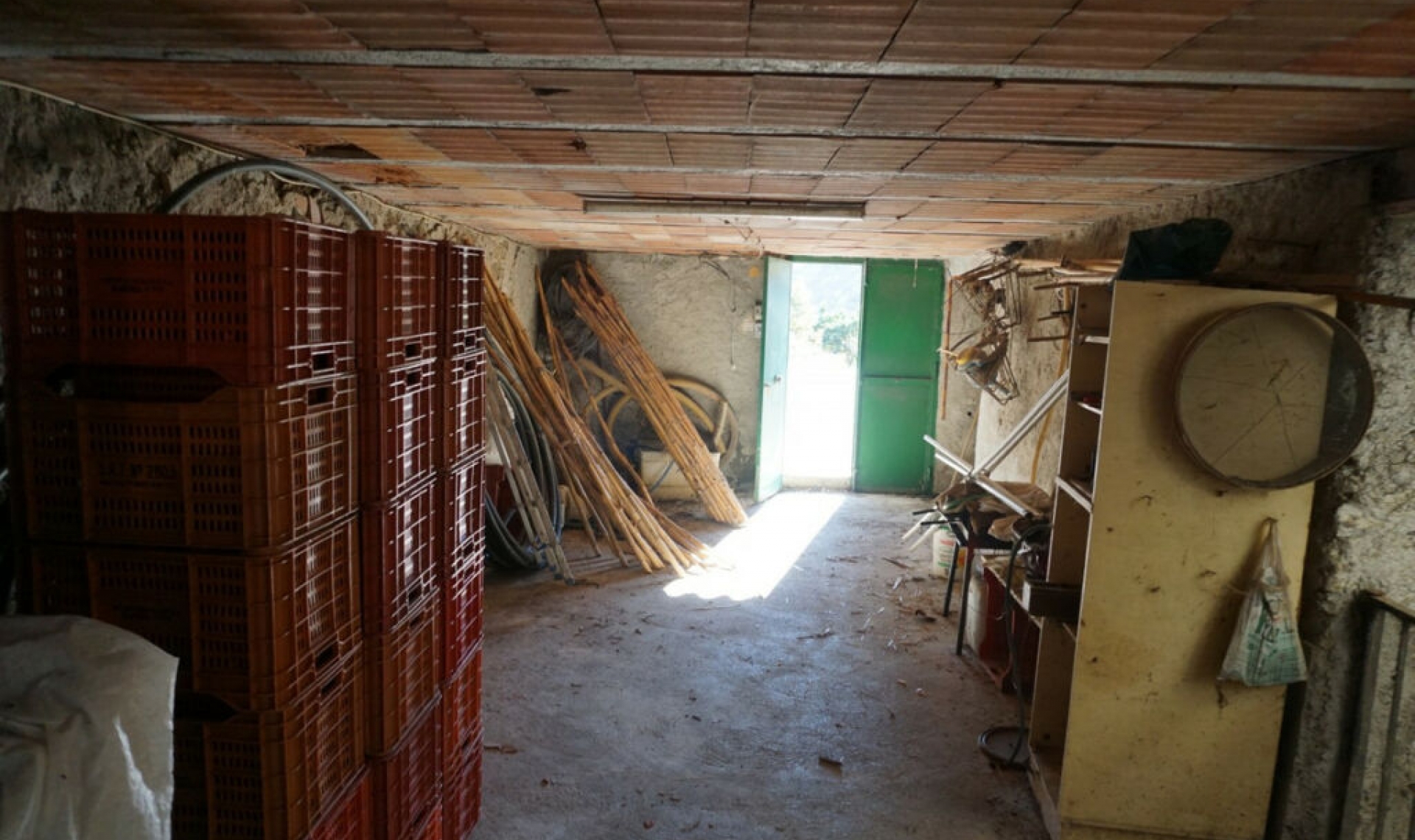 Resale - House -
La Viñuela