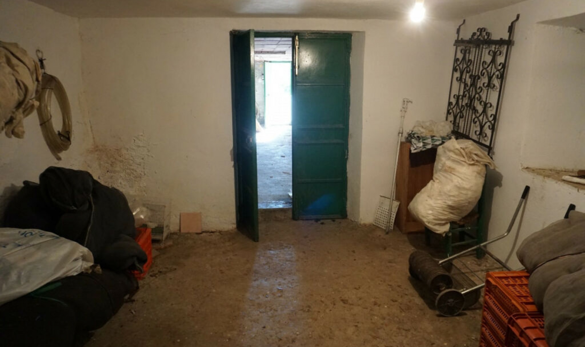 Resale - House -
La Viñuela