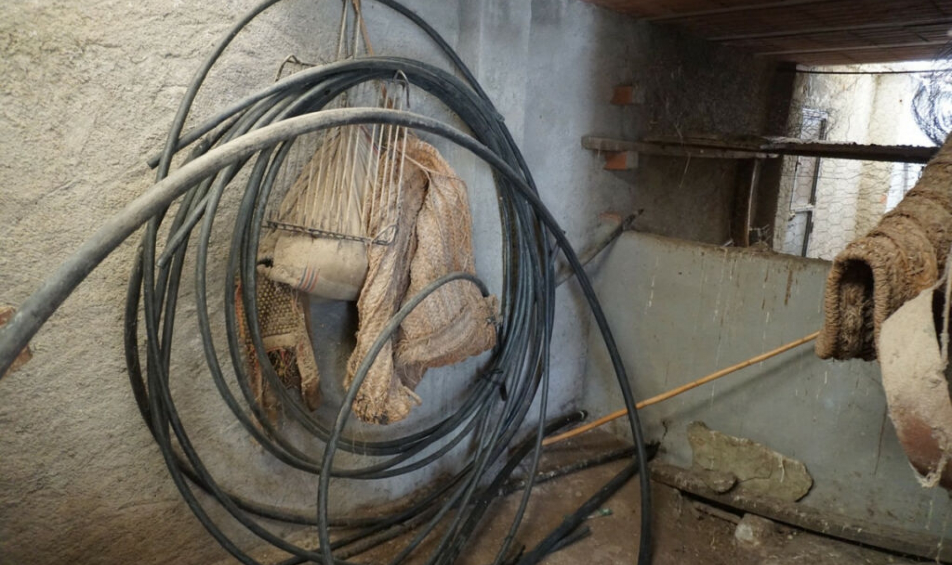 Resale - House -
La Viñuela