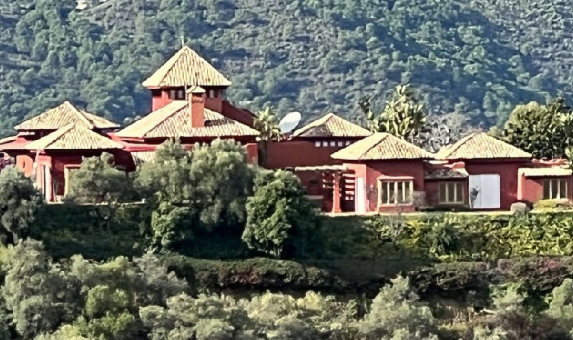 Resale - House -
La Zagaleta