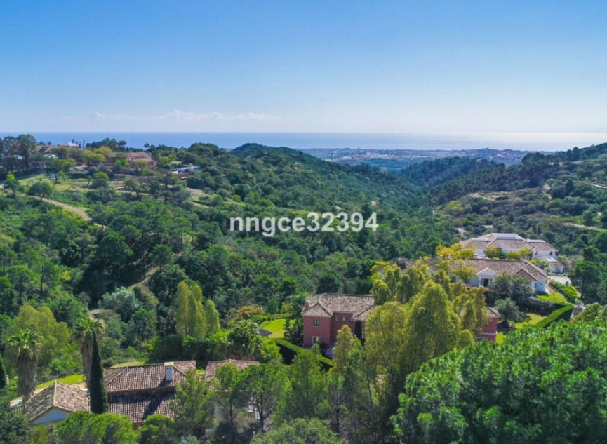 Resale - House -
La Zagaleta