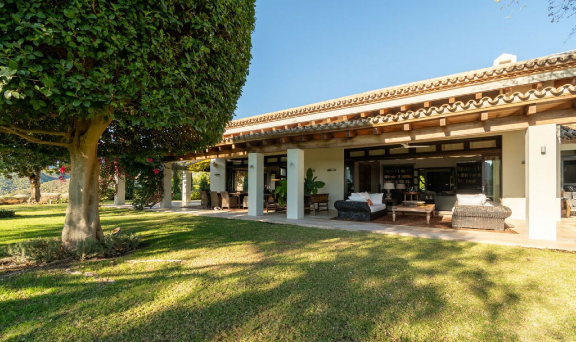 Resale - House -
La Zagaleta