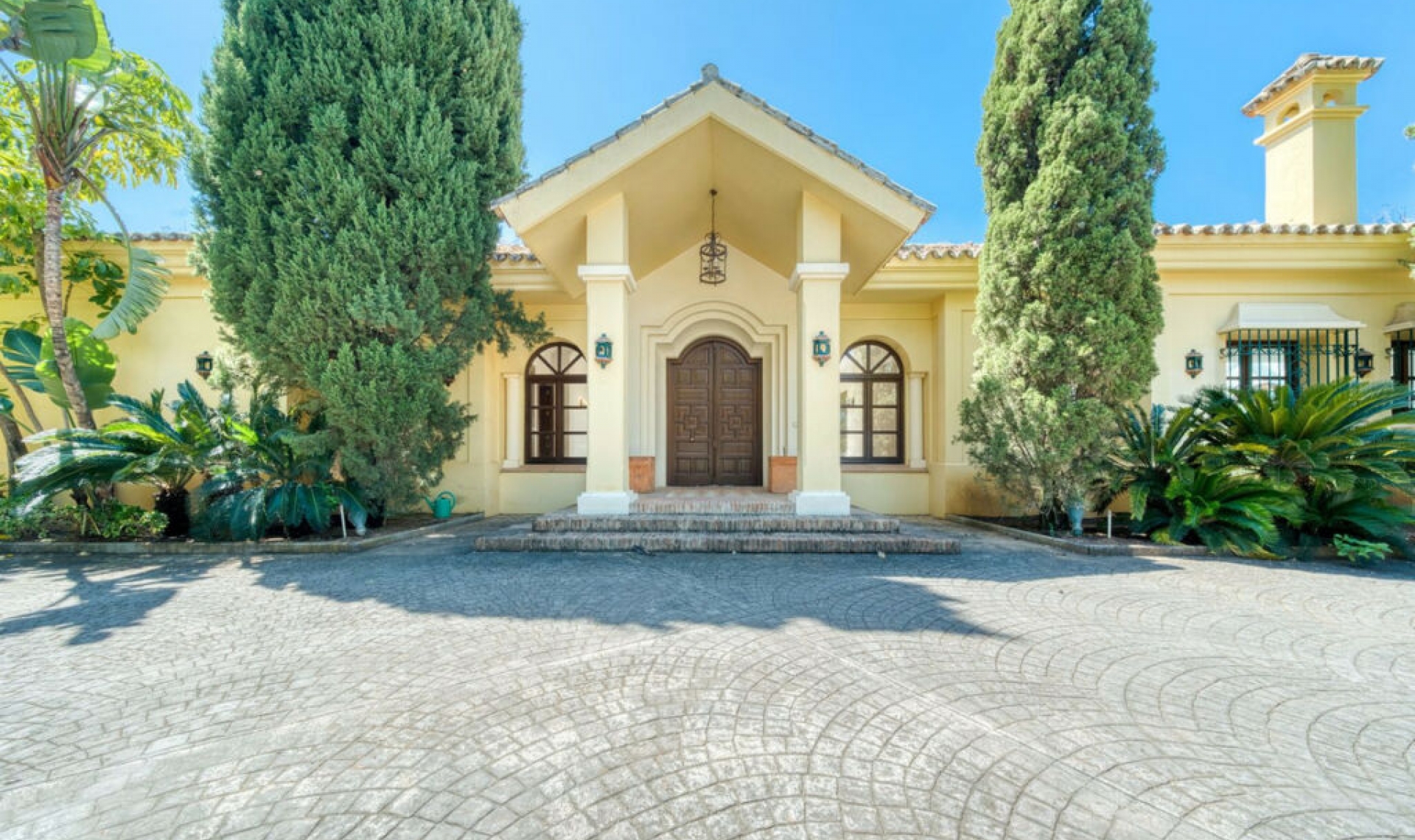 Resale - House -
La Zagaleta