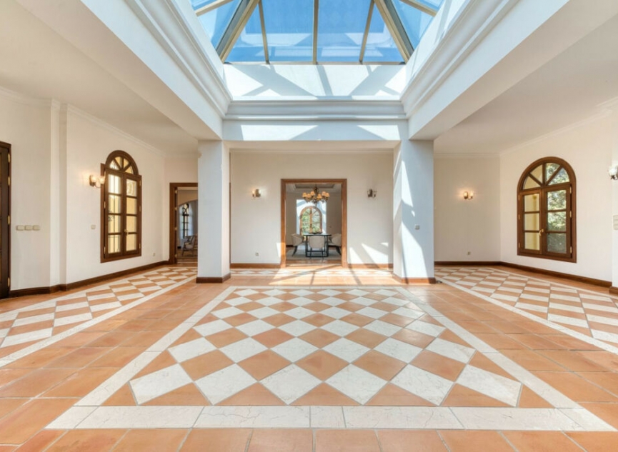 Resale - House -
La Zagaleta