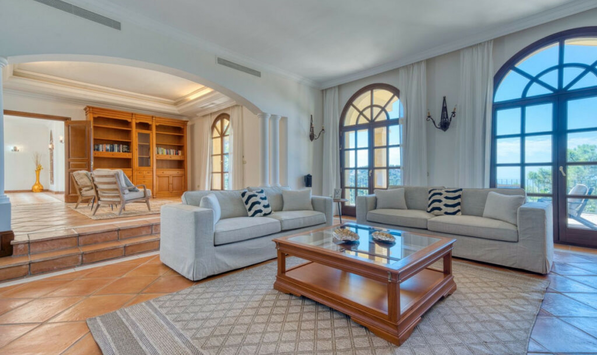 Resale - House -
La Zagaleta