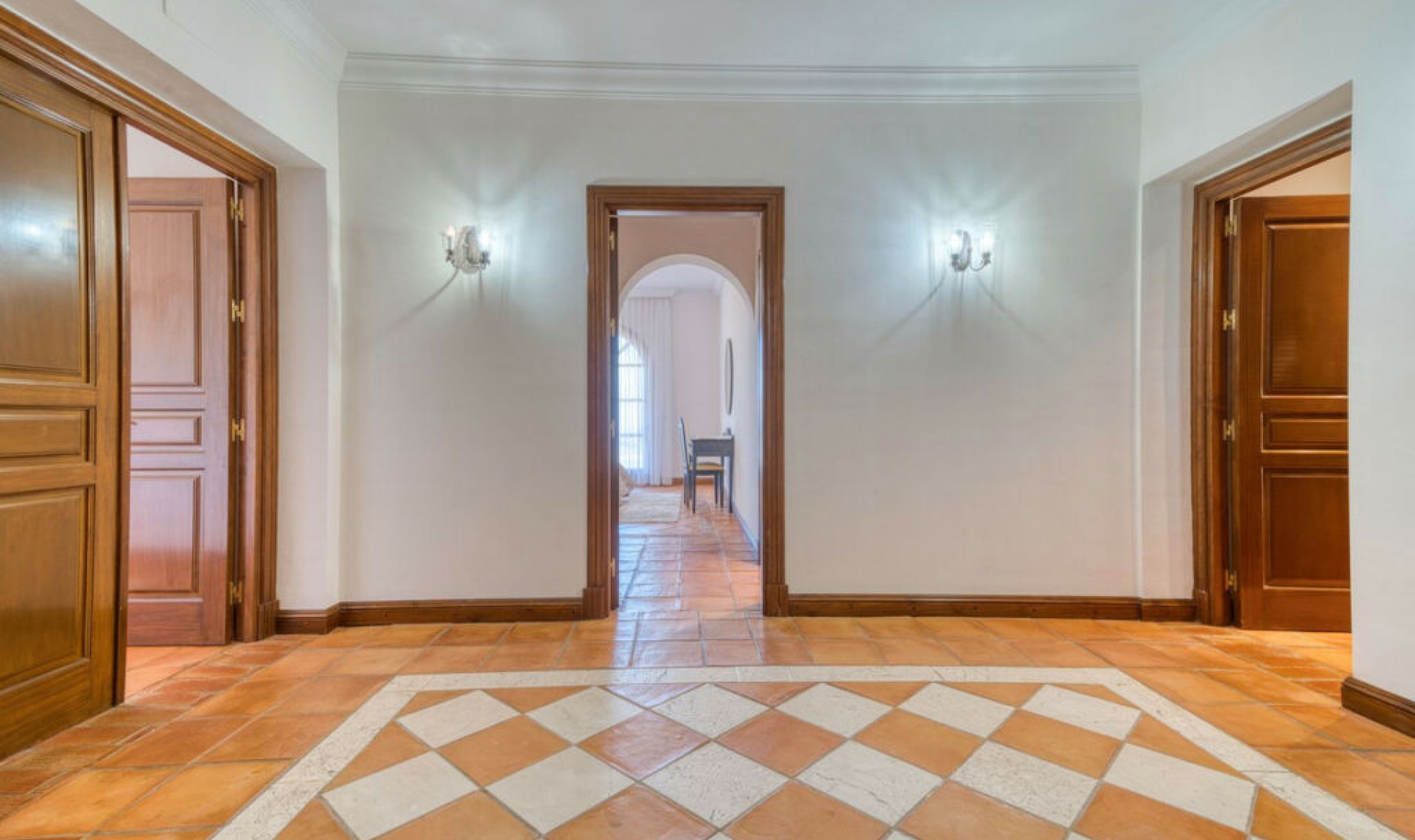 Resale - House -
La Zagaleta