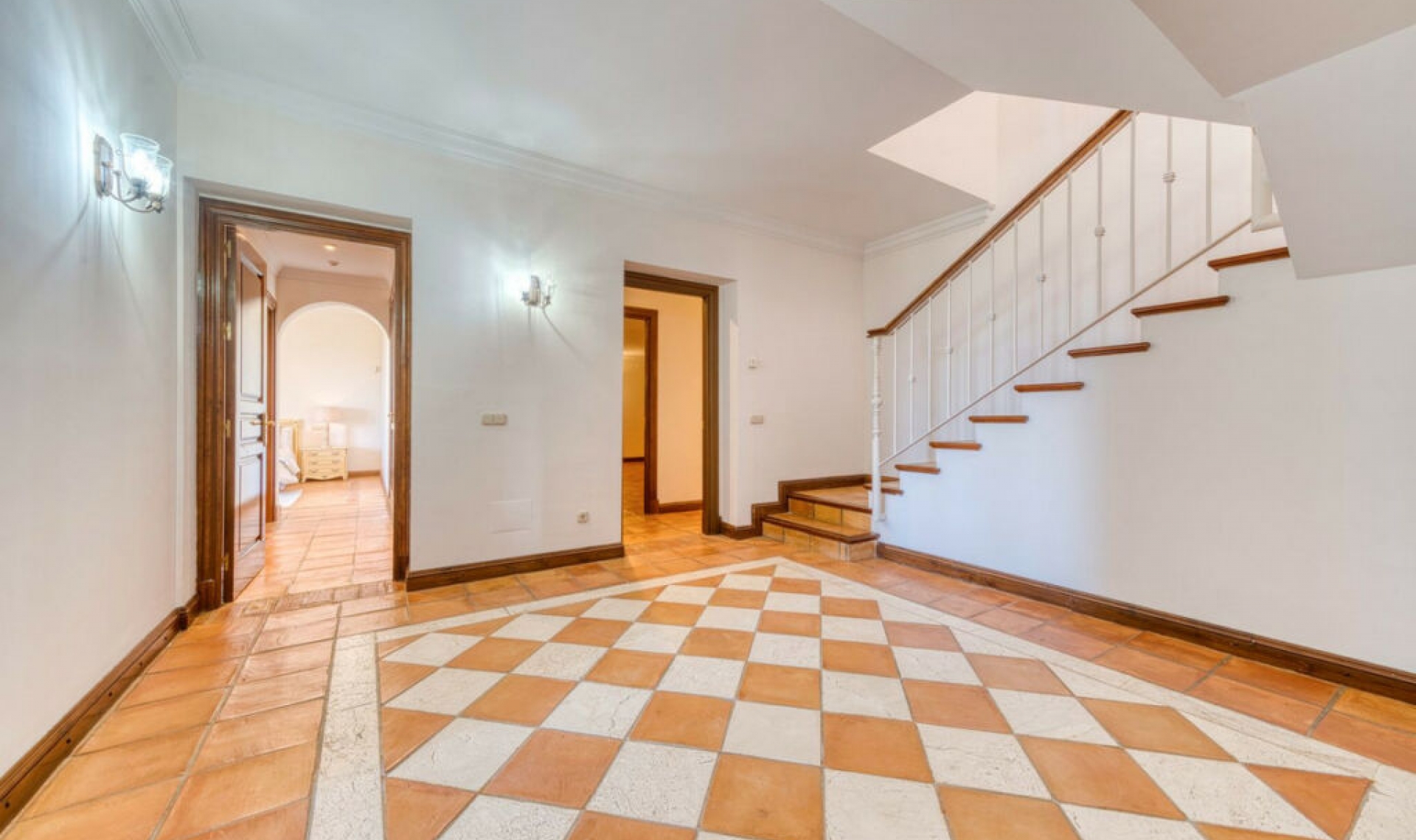 Resale - House -
La Zagaleta