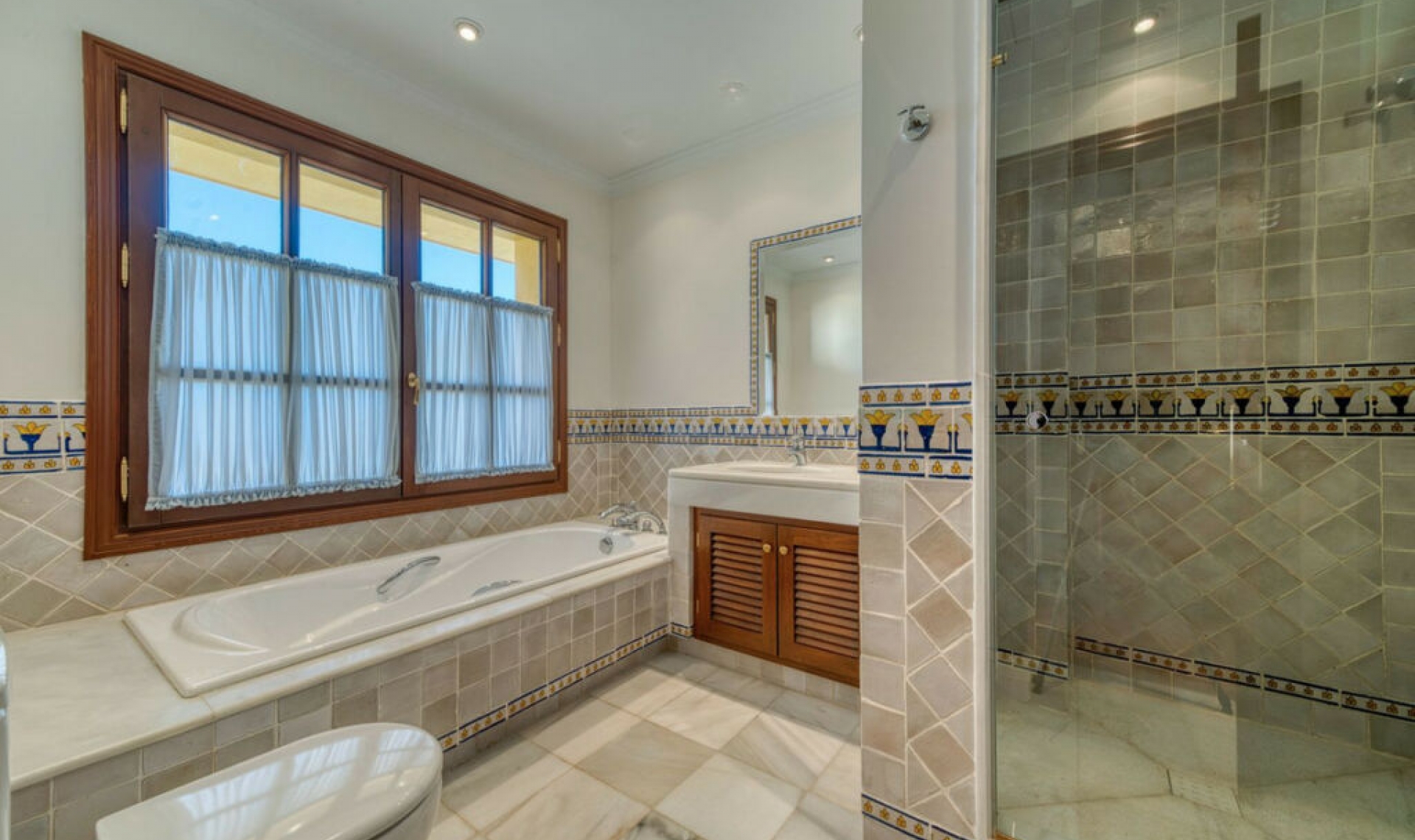 Resale - House -
La Zagaleta