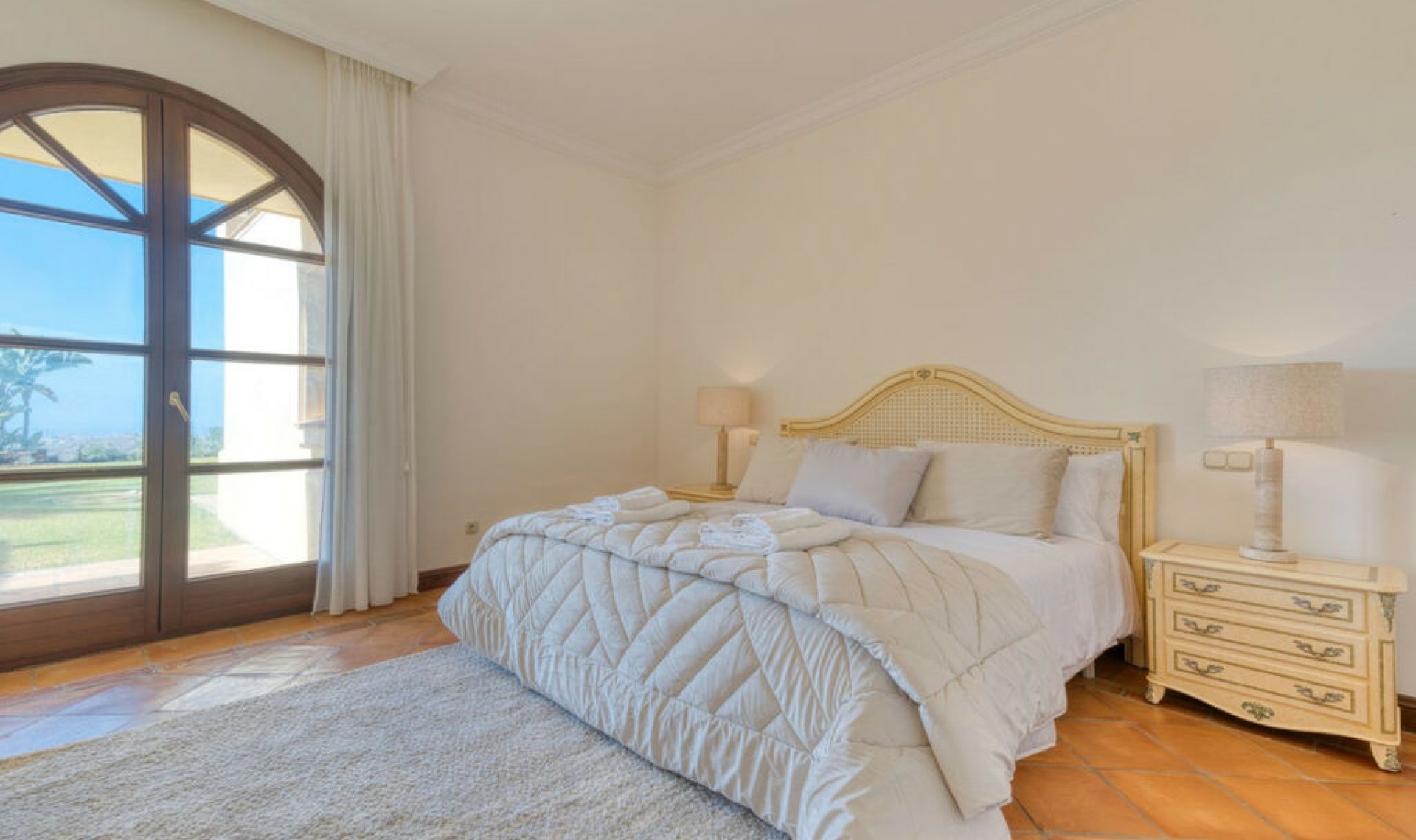 Resale - House -
La Zagaleta