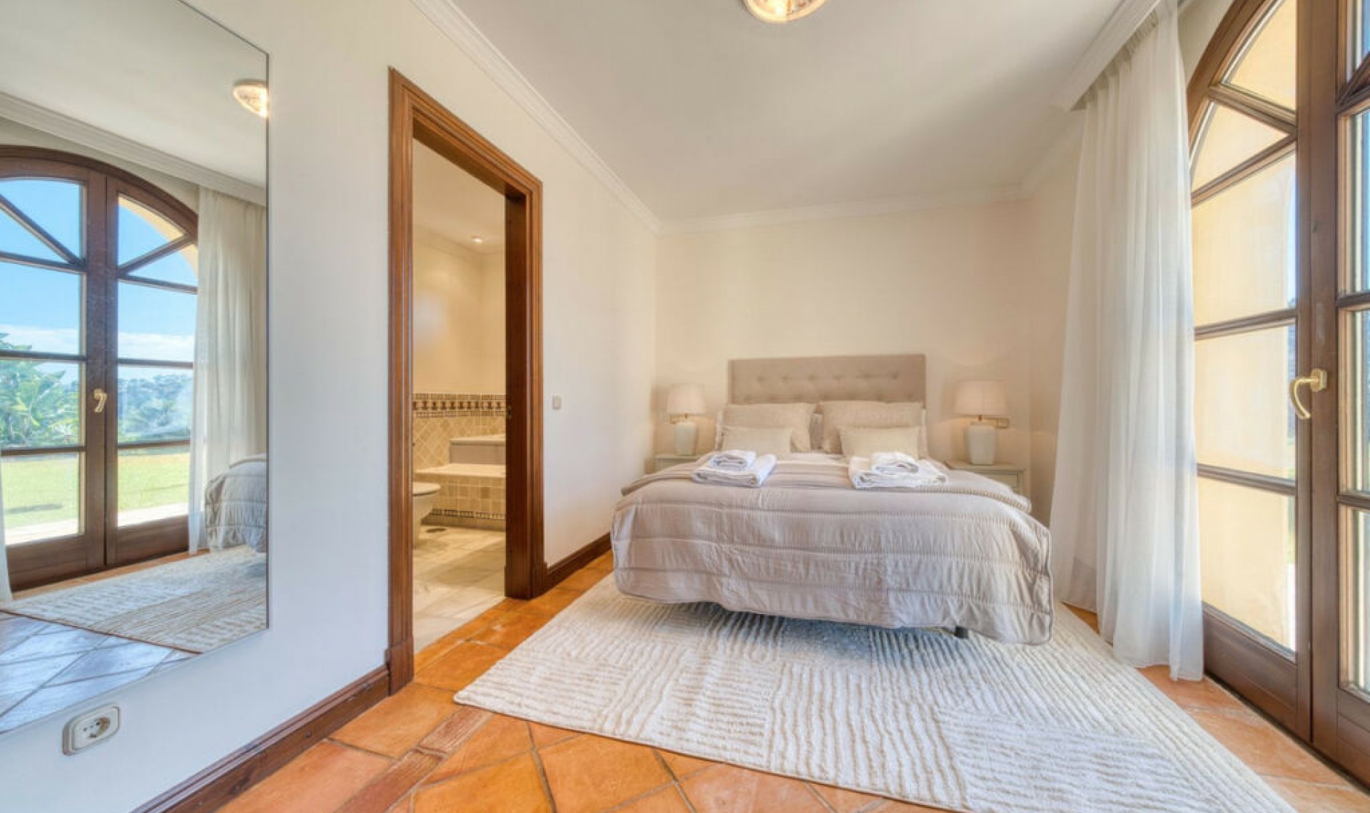 Resale - House -
La Zagaleta