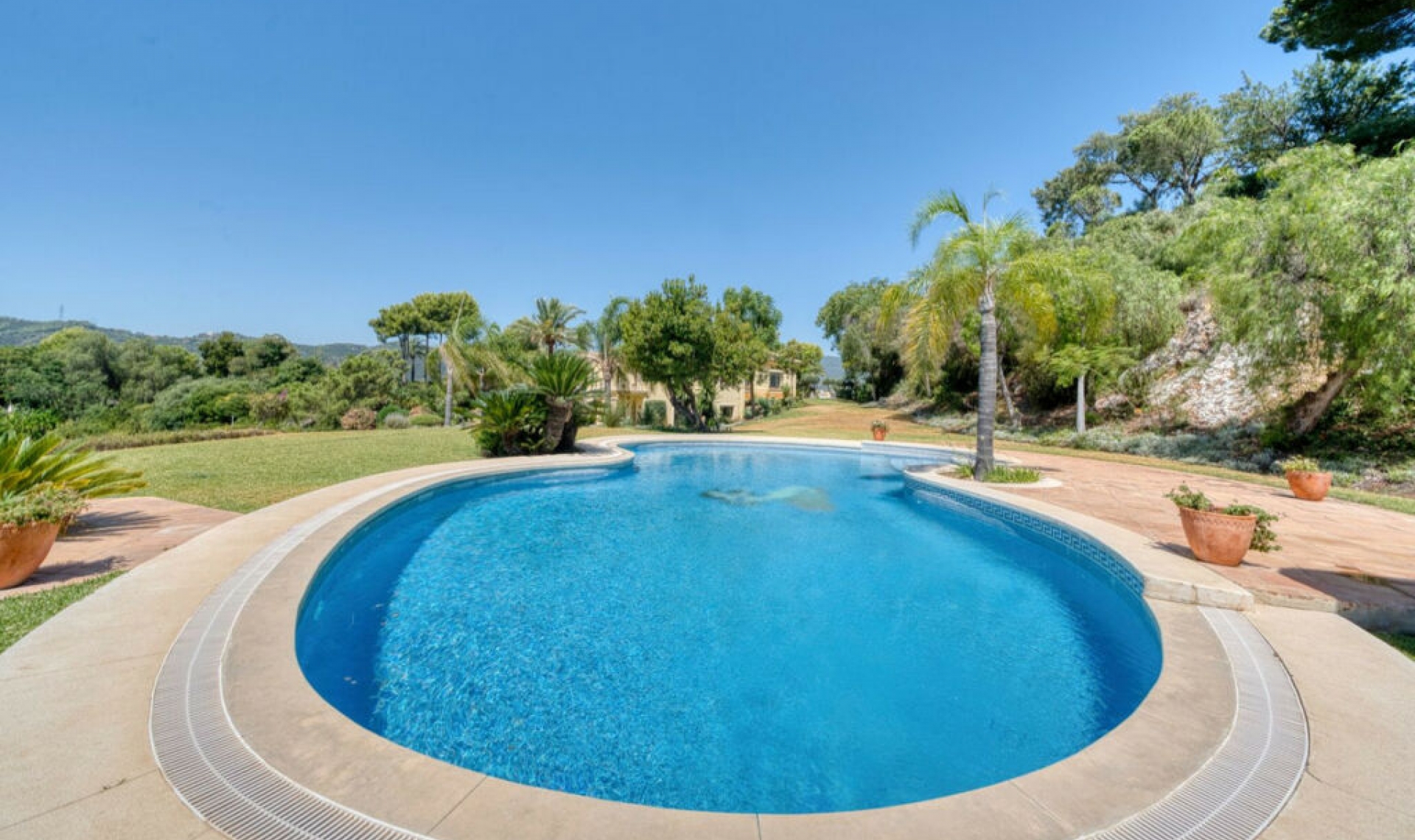 Resale - House -
La Zagaleta