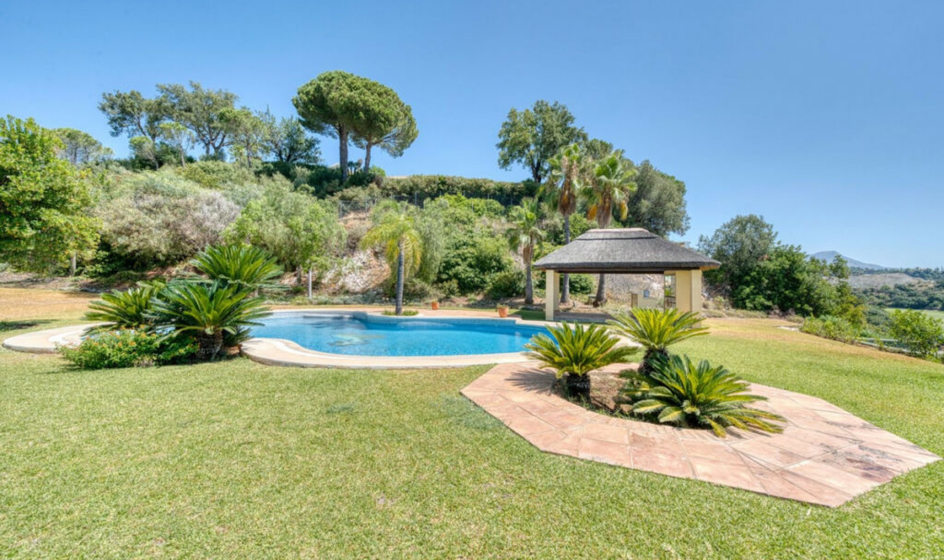 Resale - House -
La Zagaleta