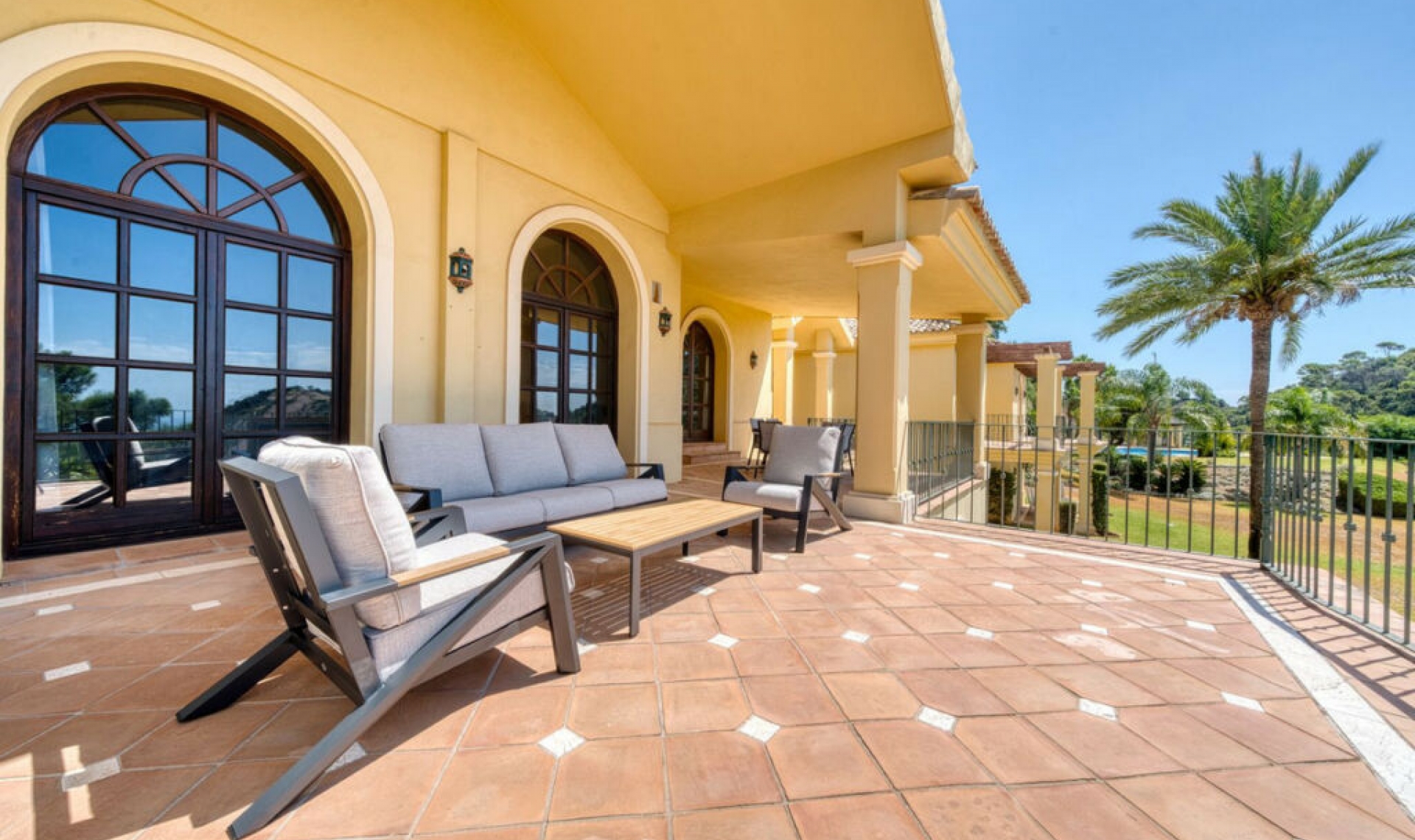 Resale - House -
La Zagaleta