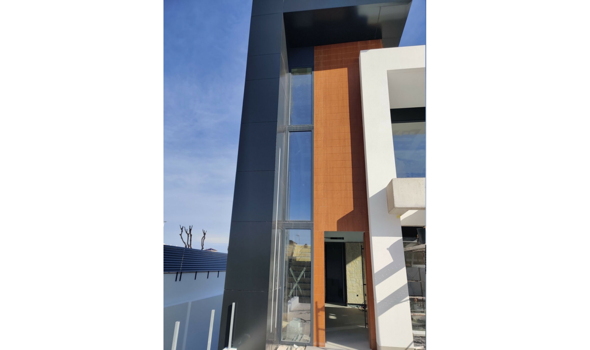 Resale - House -
La Zenia
