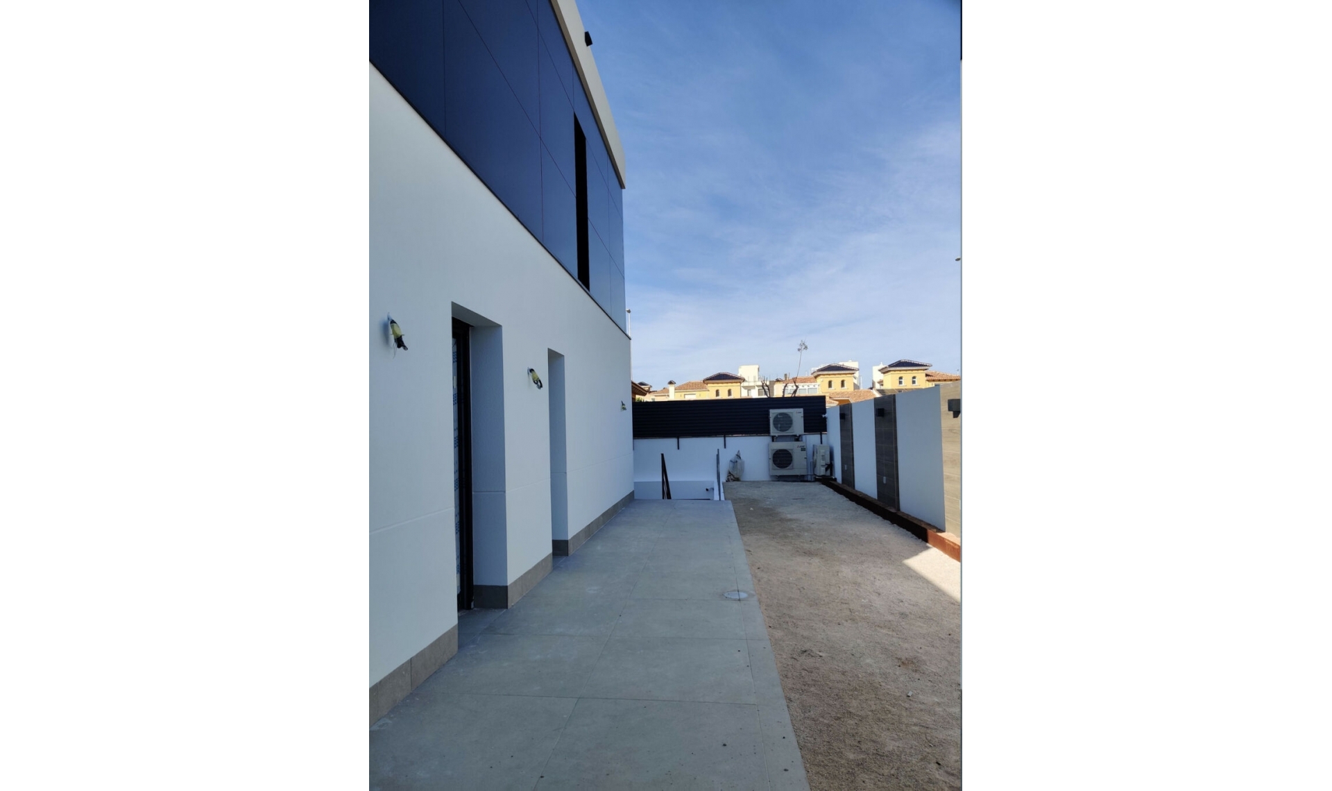 Resale - House -
La Zenia