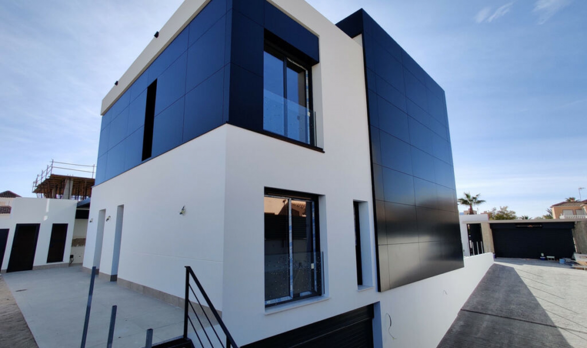 Resale - House -
La Zenia