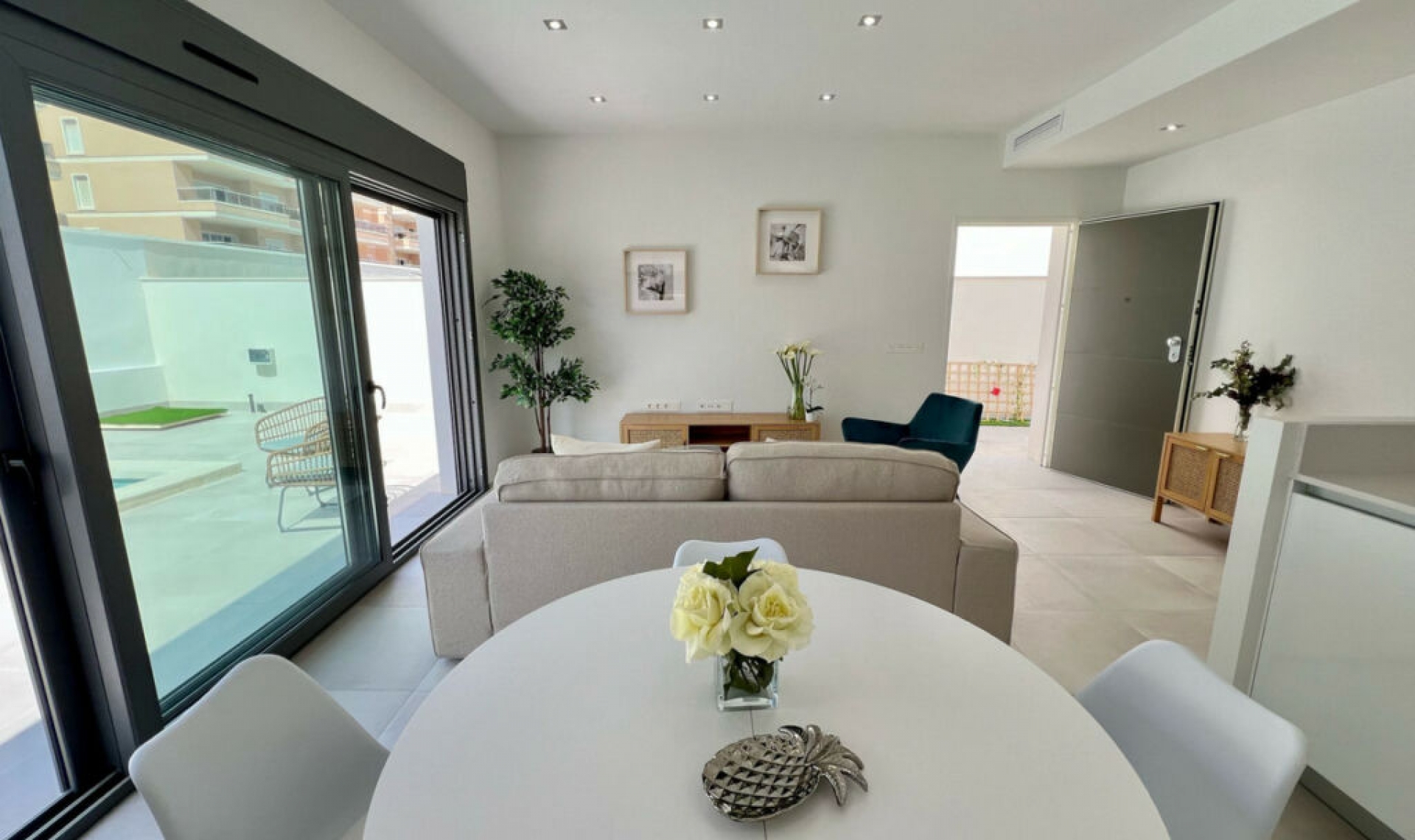 Resale - House -
La Zenia