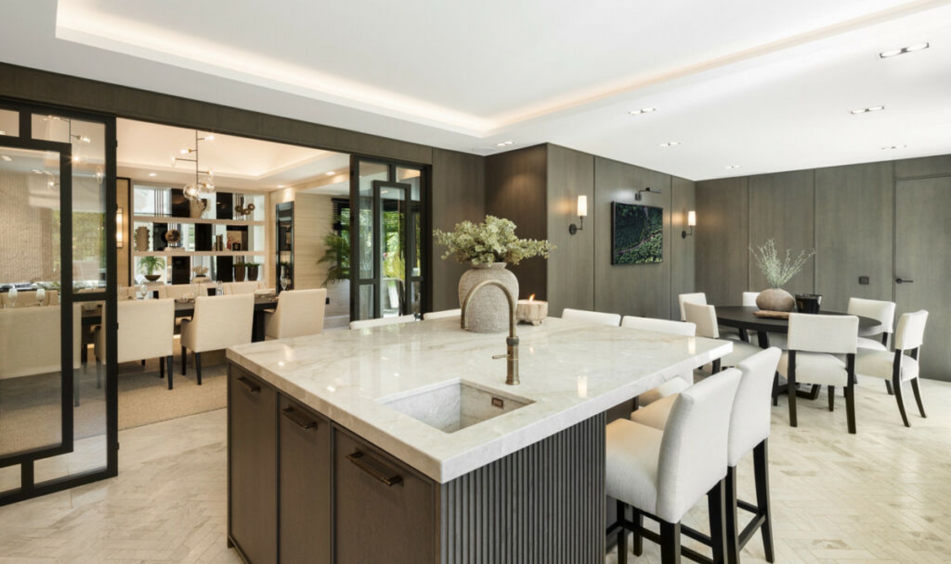 Resale - House -
Las Brisas