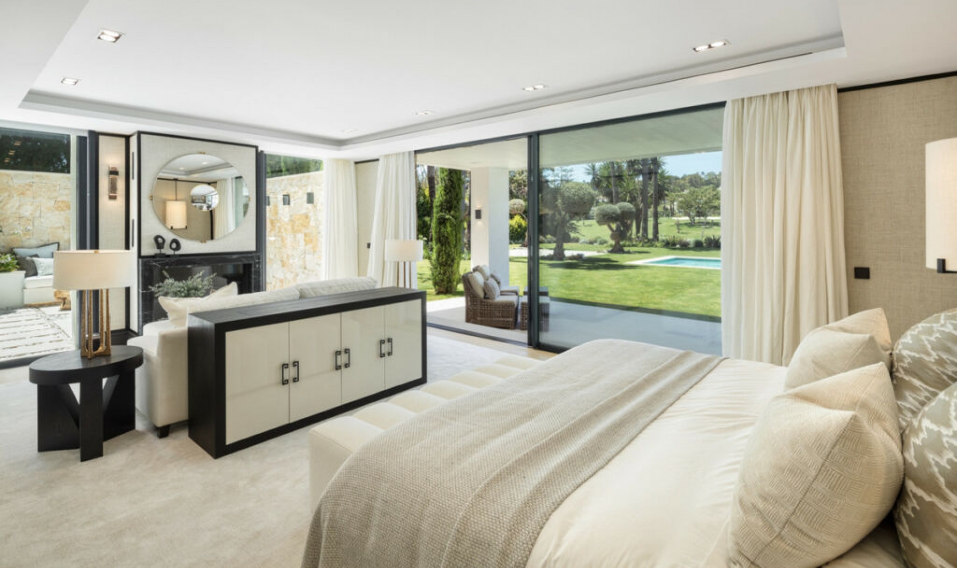 Resale - House -
Las Brisas