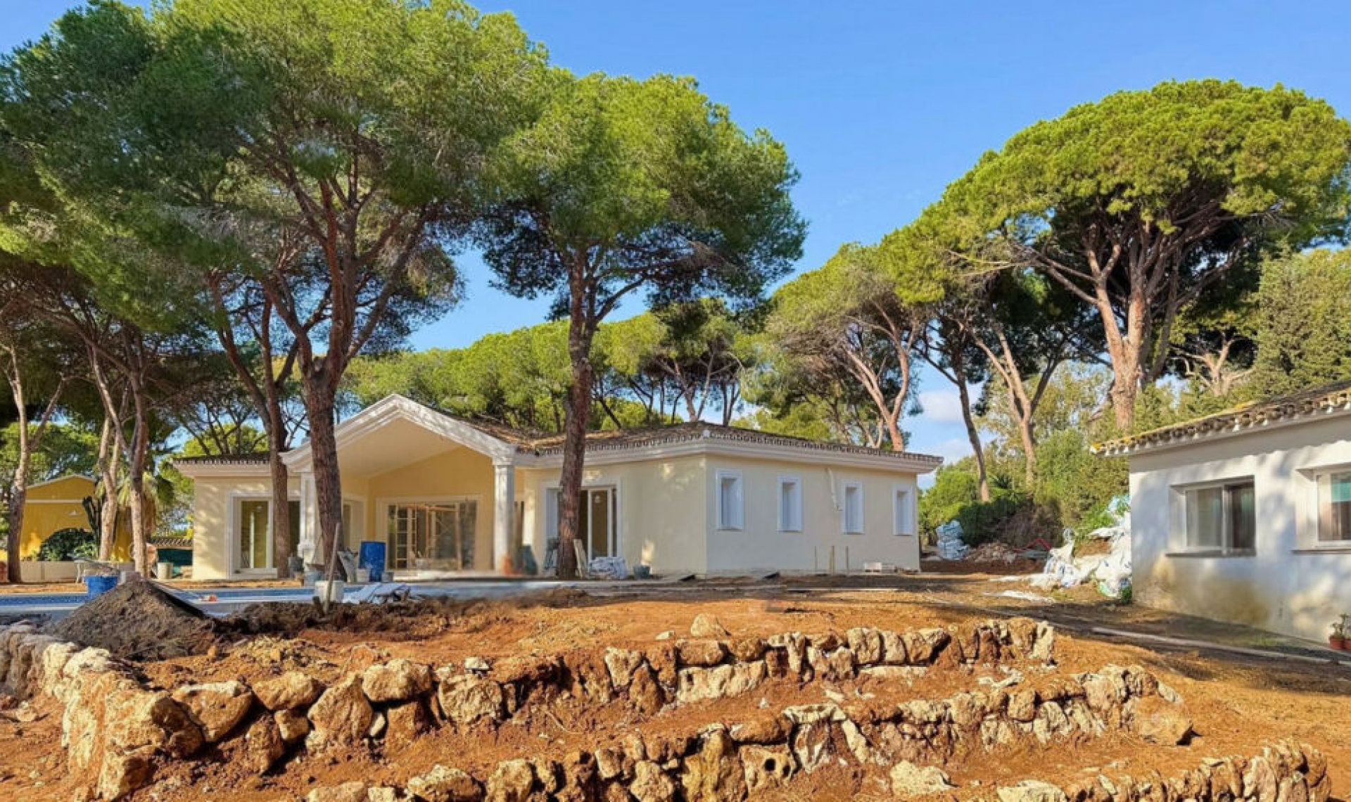 Resale - House -
Las Chapas